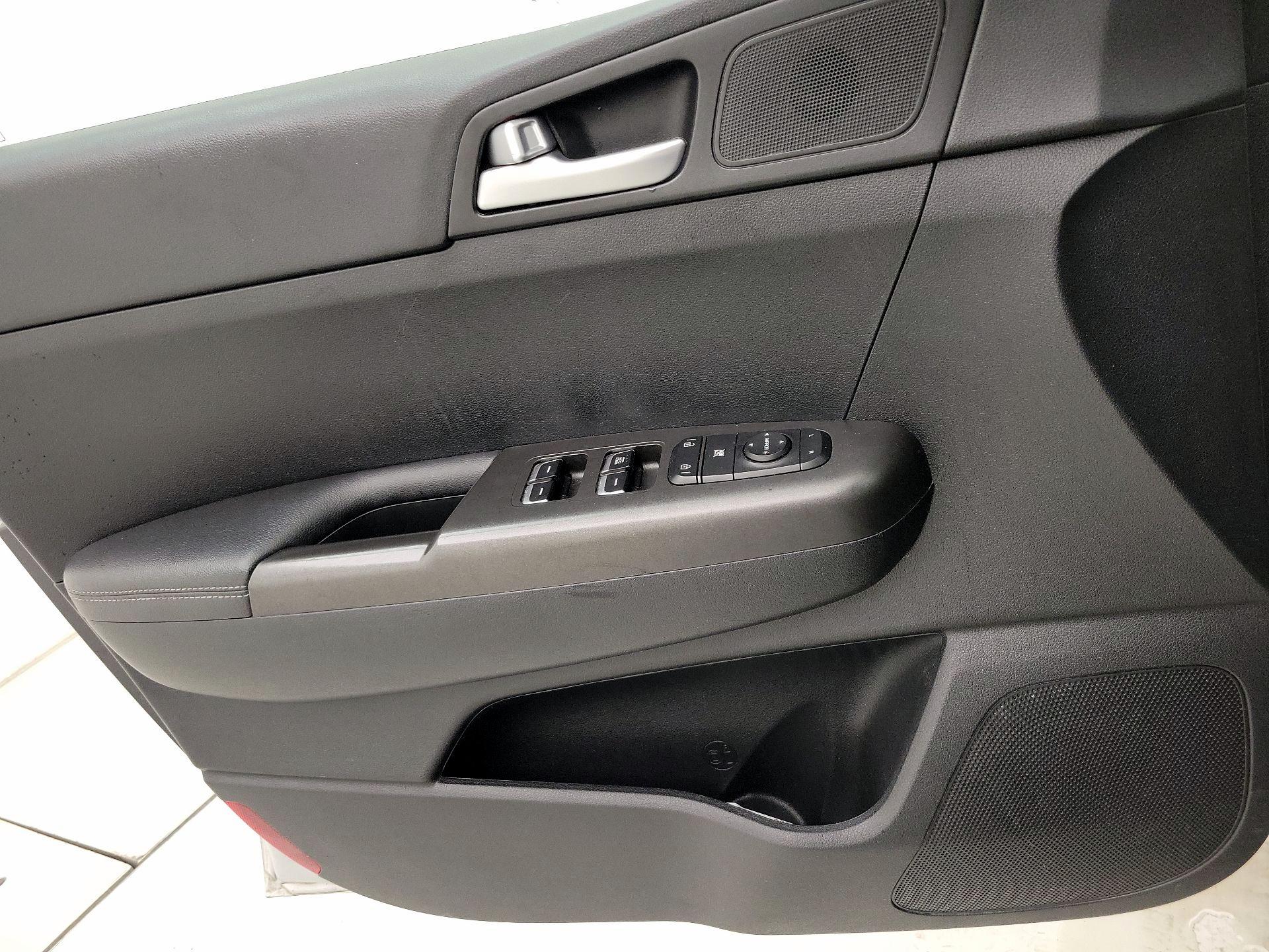 Thumbnail: 2022 Kia Sportage - 12