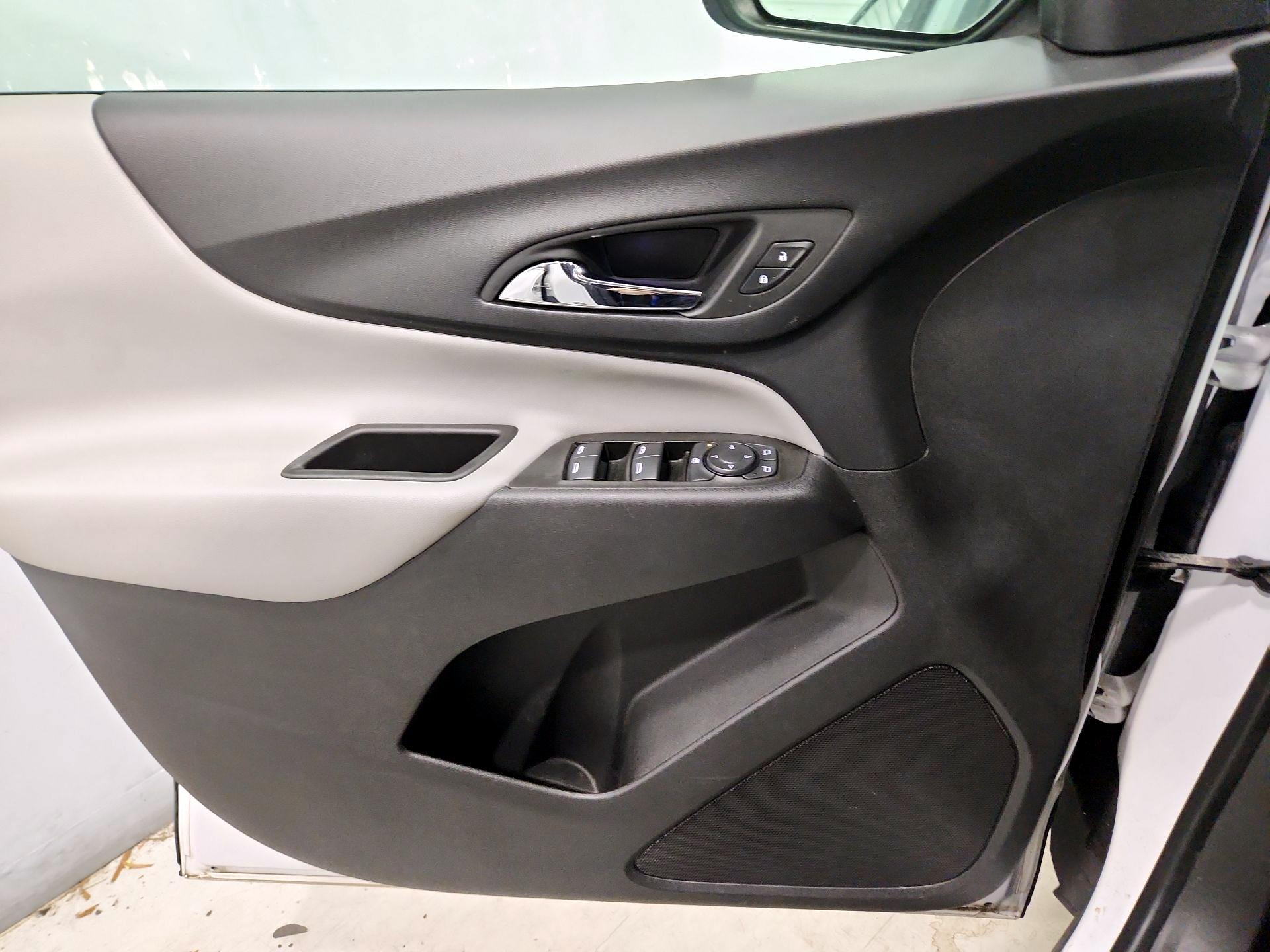 Thumbnail: 2022 Chevrolet Equinox - 12