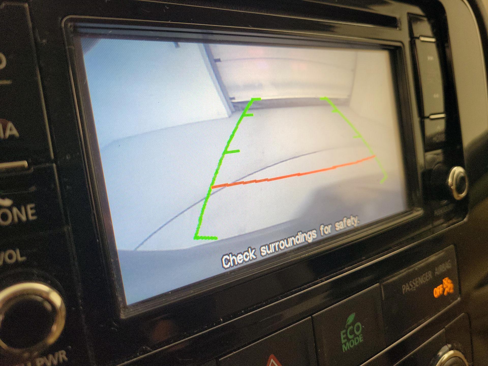 Thumbnail: 2016 Mitsubishi Outlander - 13