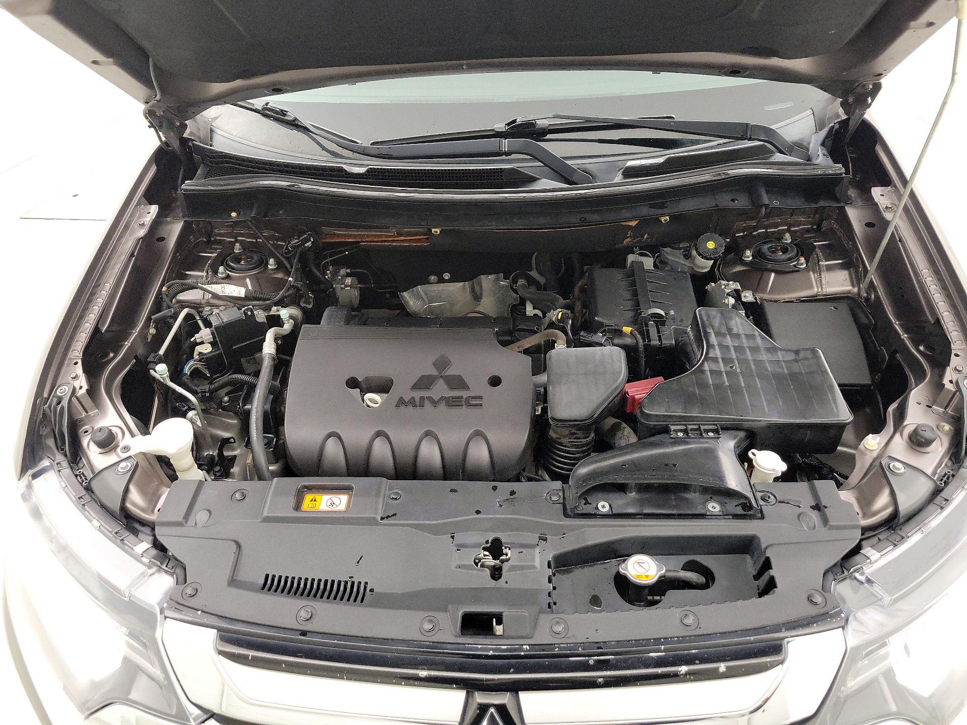 Thumbnail: 2016 Mitsubishi Outlander - 20