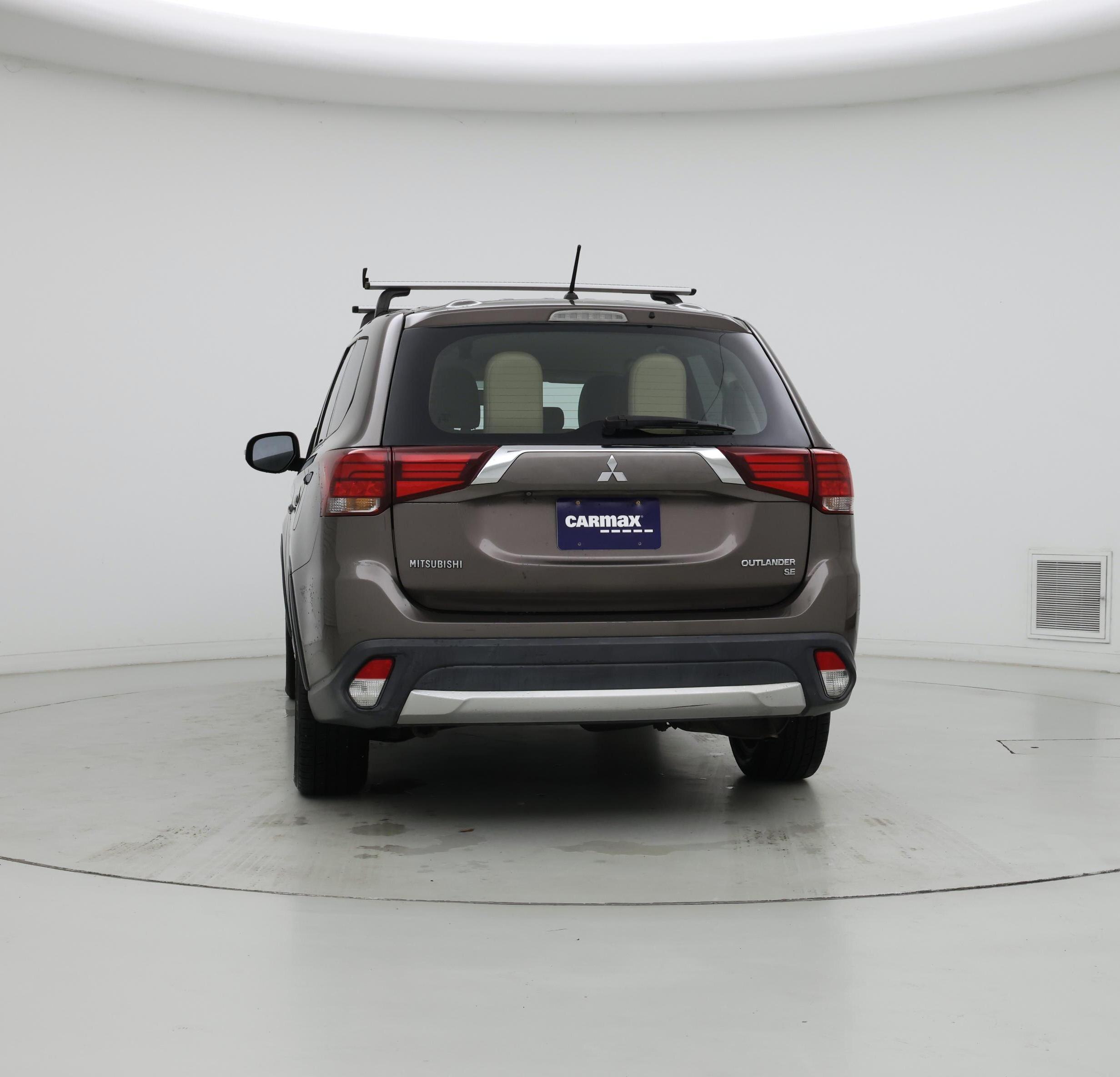 Thumbnail: 2016 Mitsubishi Outlander - 6