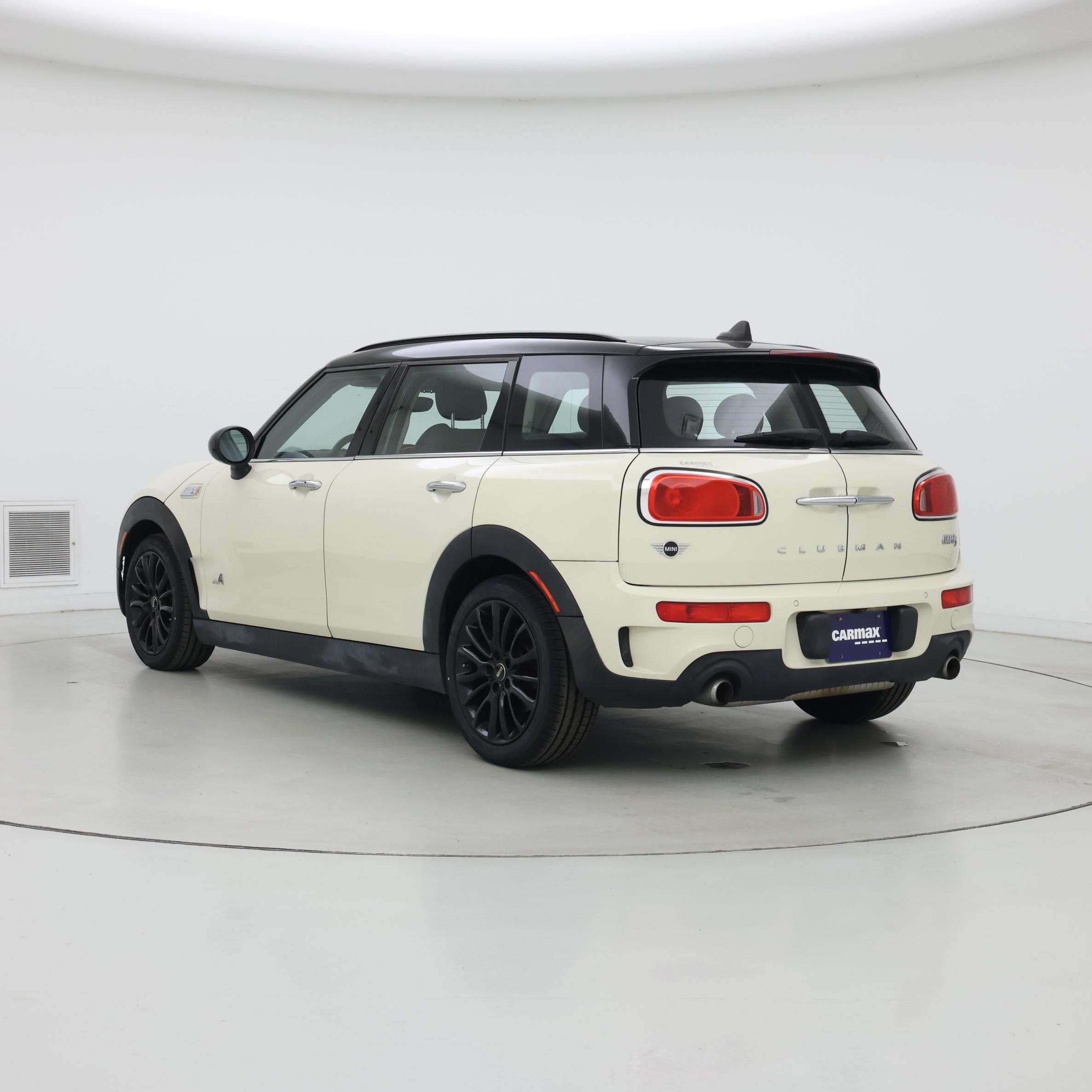Thumbnail: 2019 MINI Cooper Clubman - 2