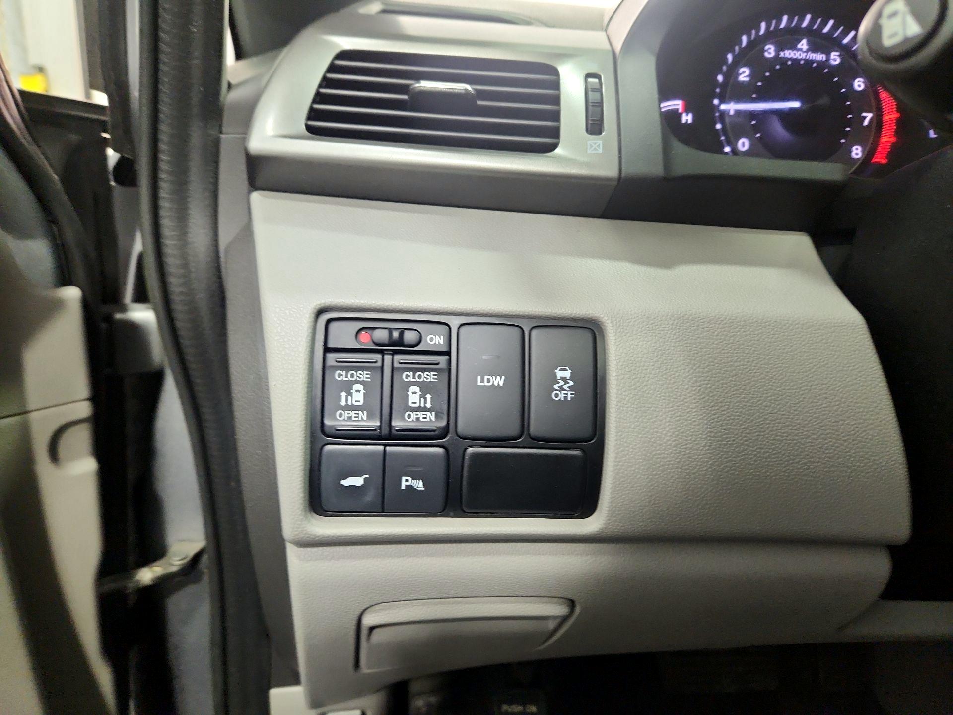 Thumbnail: 2016 Honda Odyssey - 13