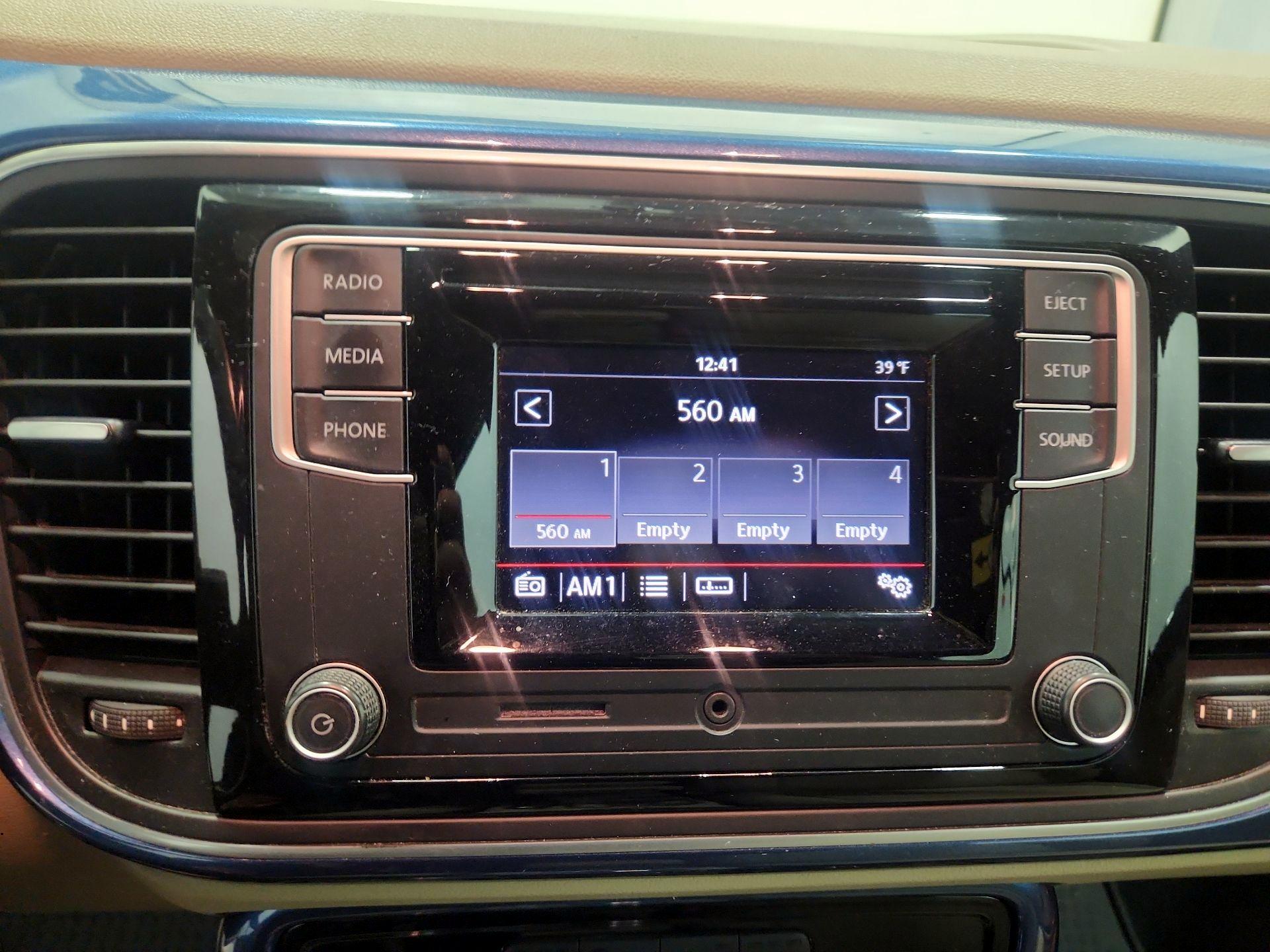 Thumbnail: 2019 Volkswagen Beetle - 14