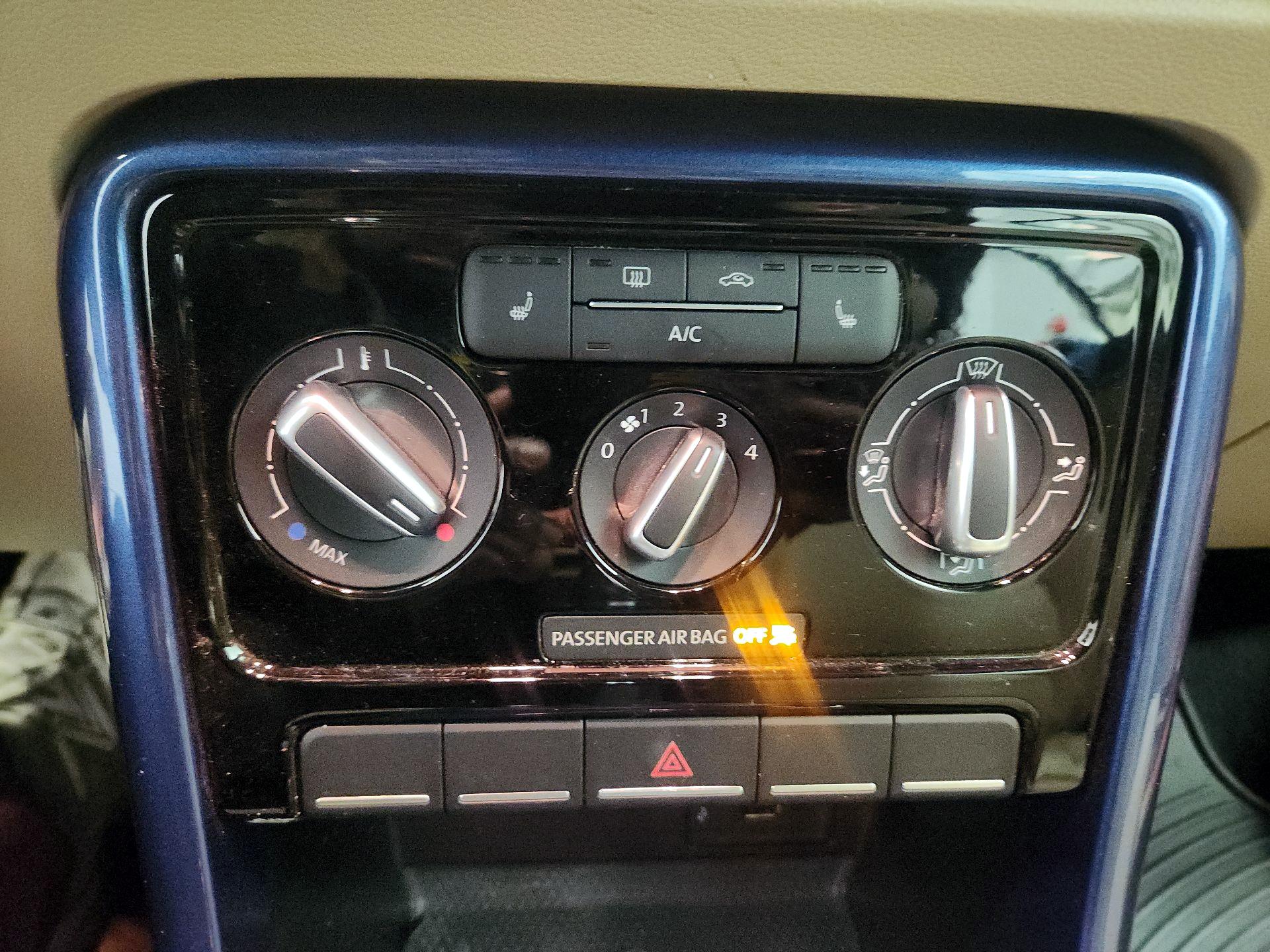 Thumbnail: 2019 Volkswagen Beetle - 15