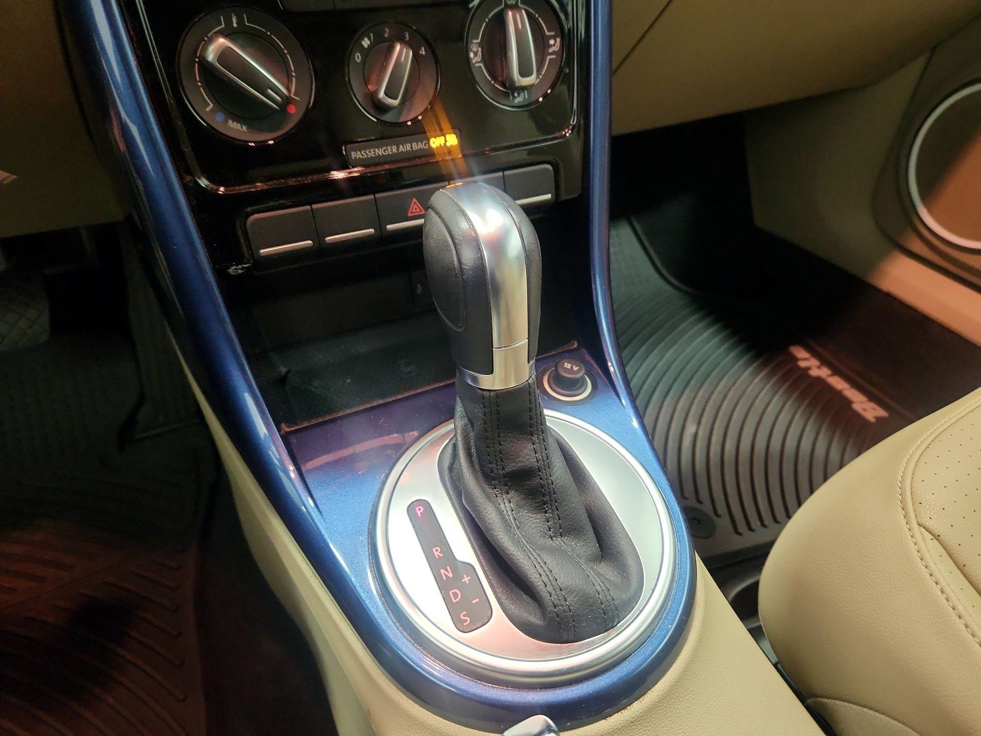 Thumbnail: 2019 Volkswagen Beetle - 16