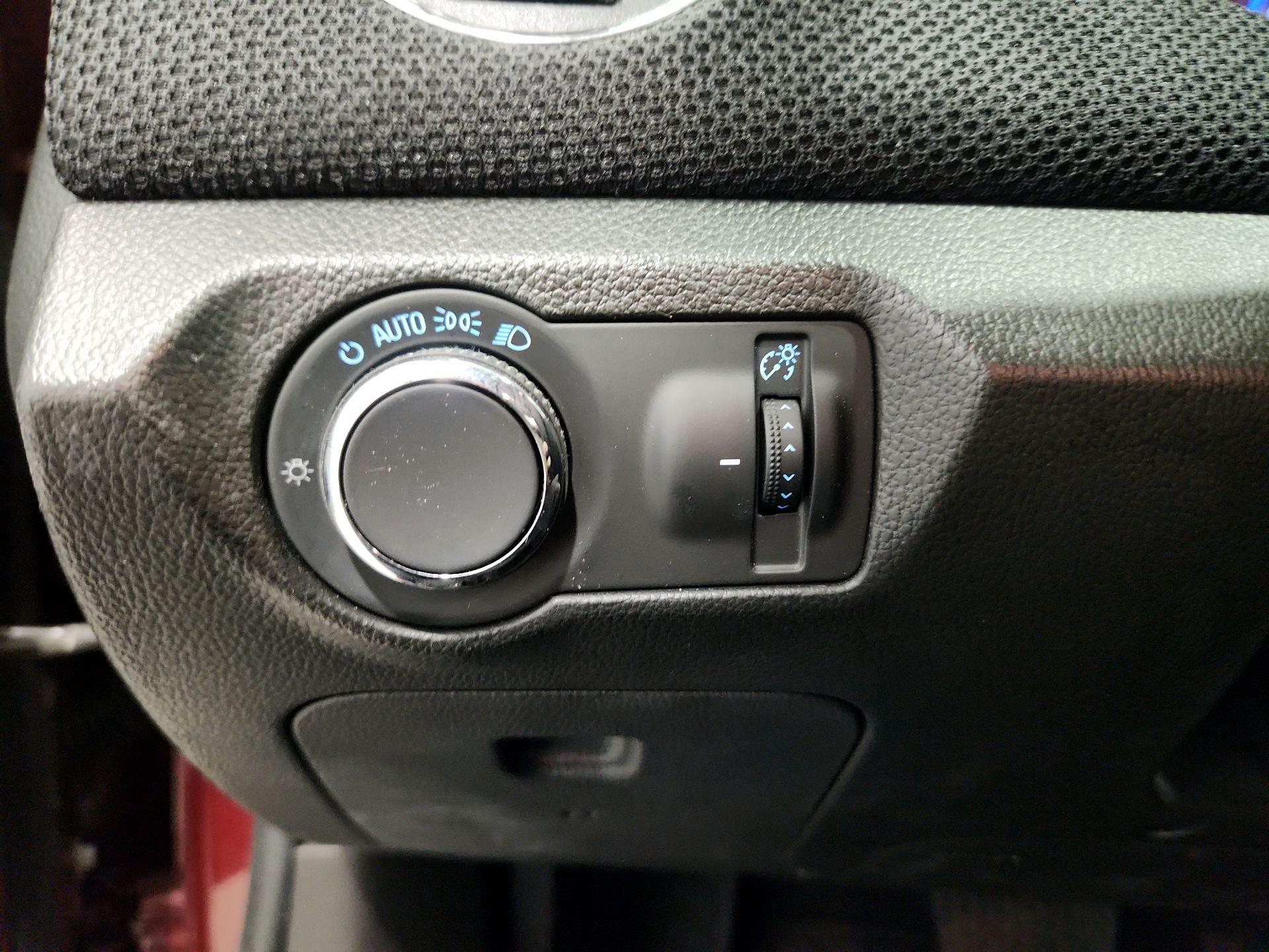 Thumbnail: 2016 Chevrolet Cruze - 13