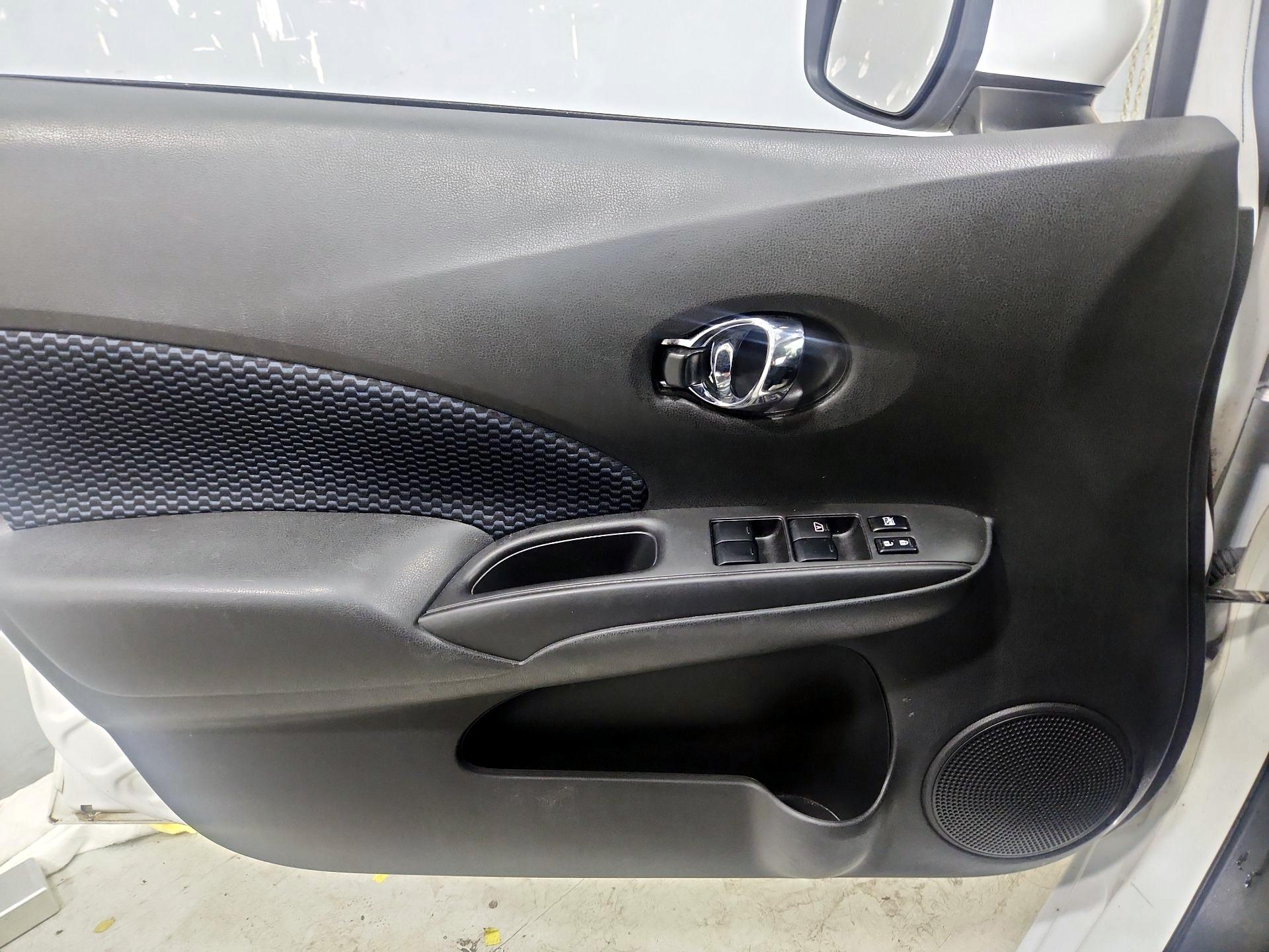 Thumbnail: 2017 Nissan Versa Note - 12