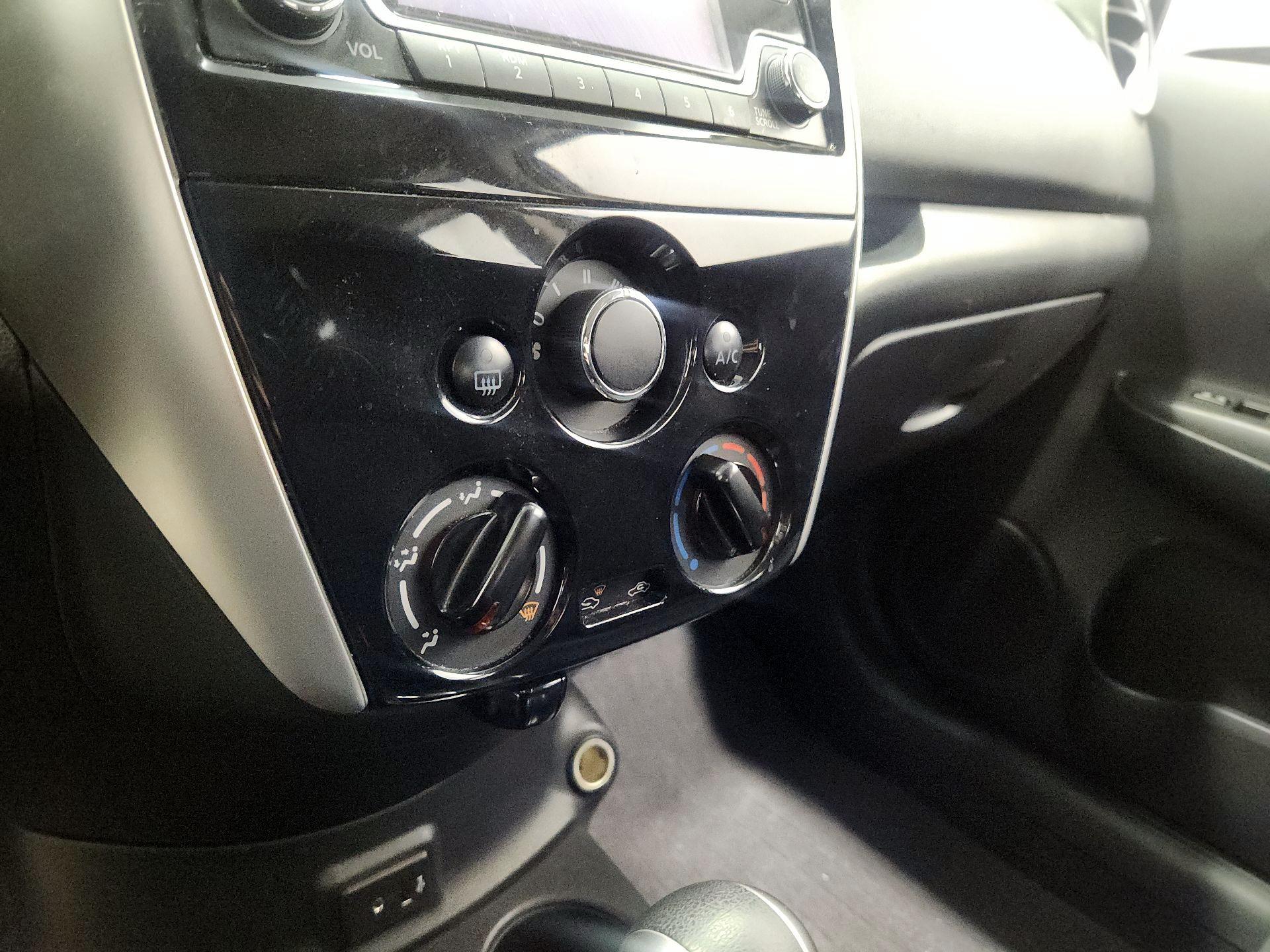 Thumbnail: 2017 Nissan Versa Note - 16