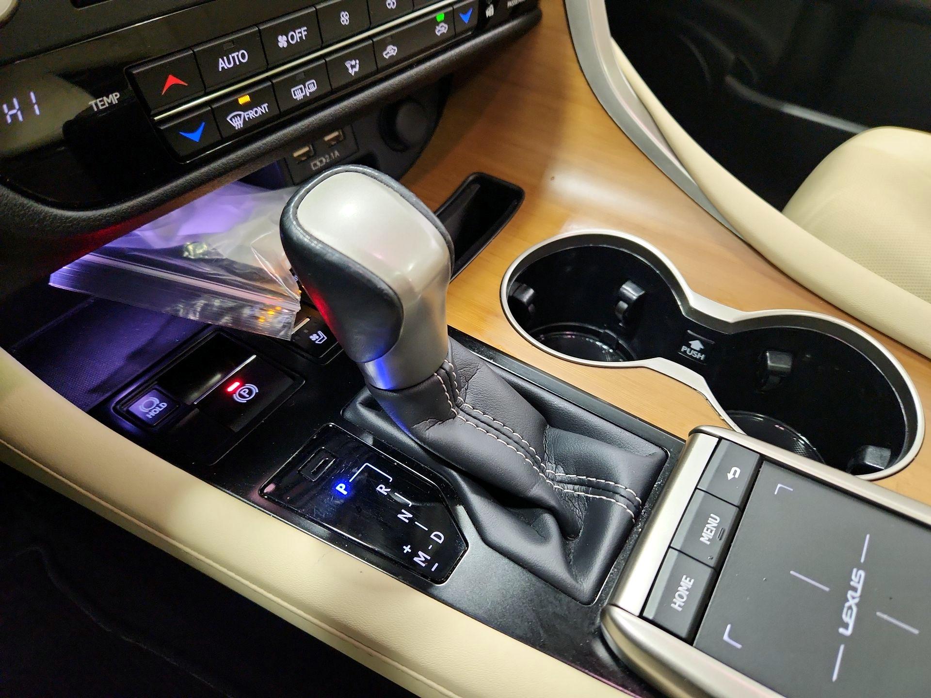 Thumbnail: 2021 Lexus RX - 17