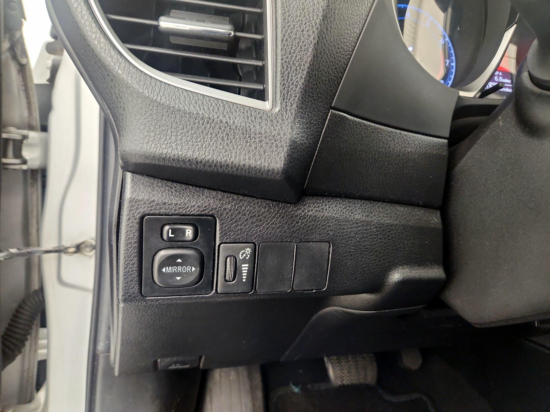 Thumbnail: 2014 Toyota Corolla - 13