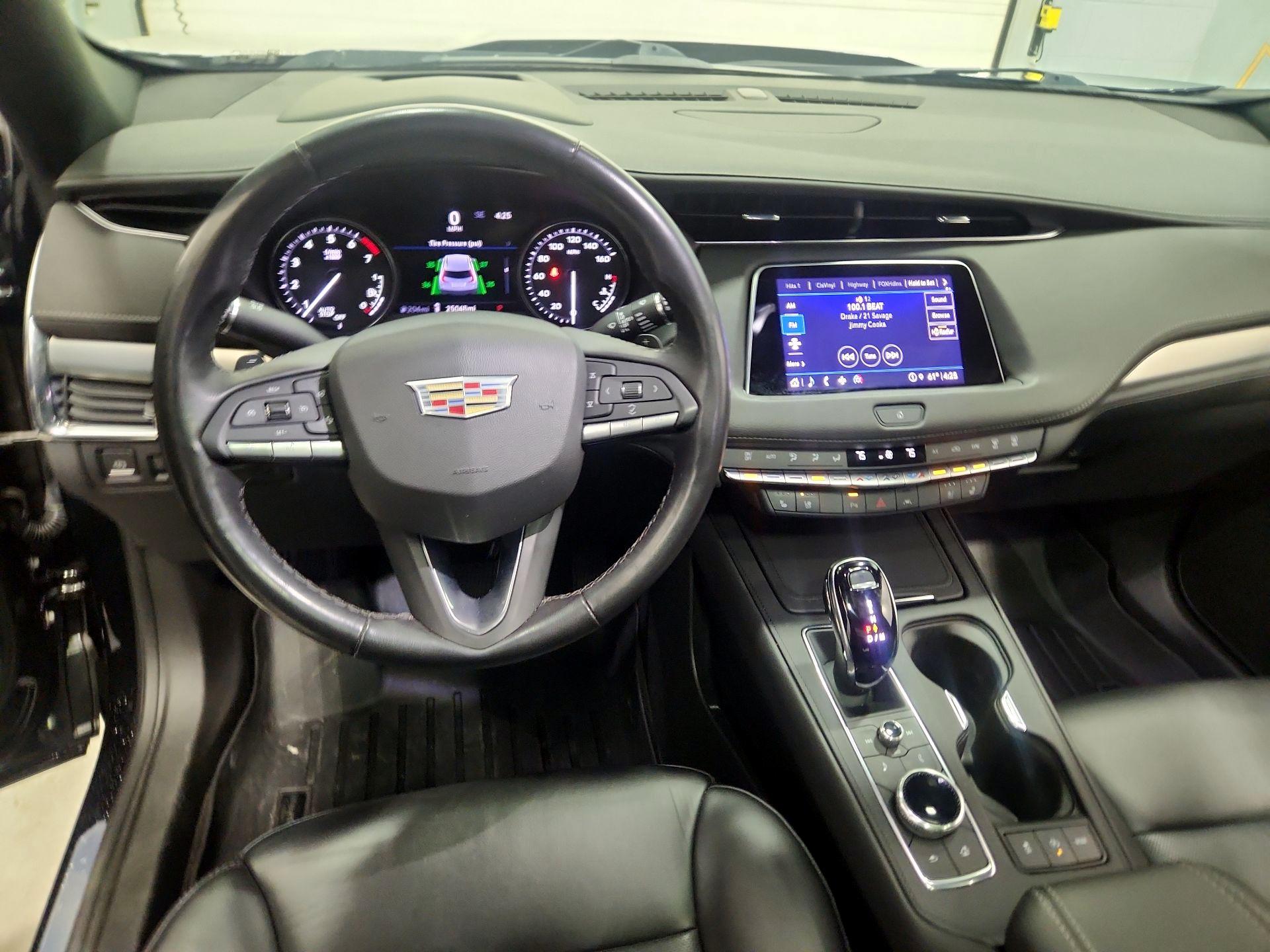 Thumbnail: 2023 Cadillac XT4 - 9