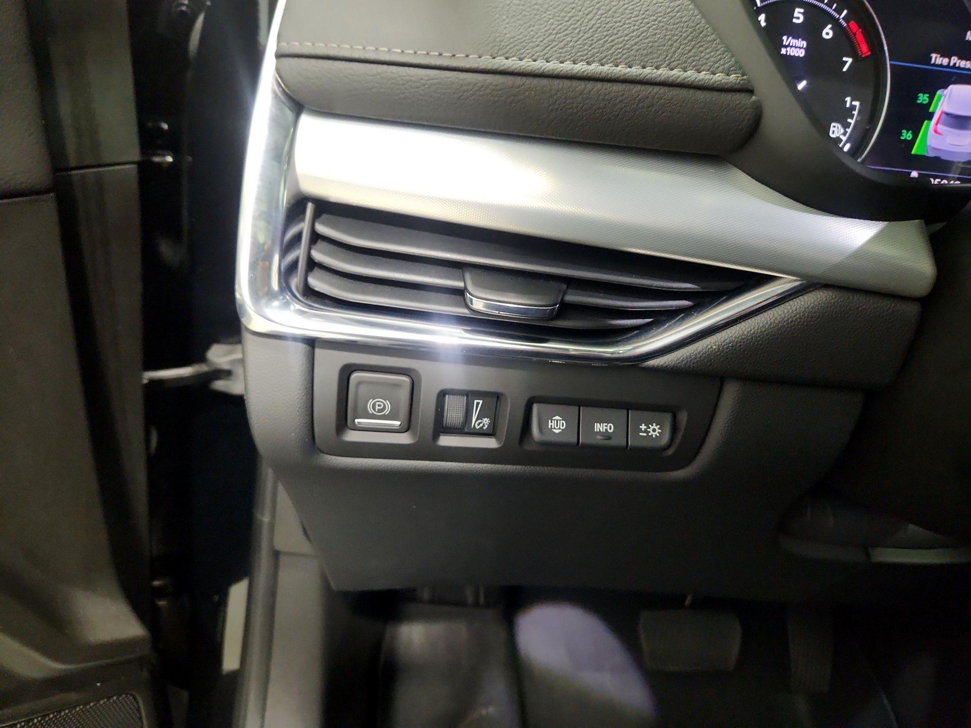 Thumbnail: 2023 Cadillac XT4 - 13