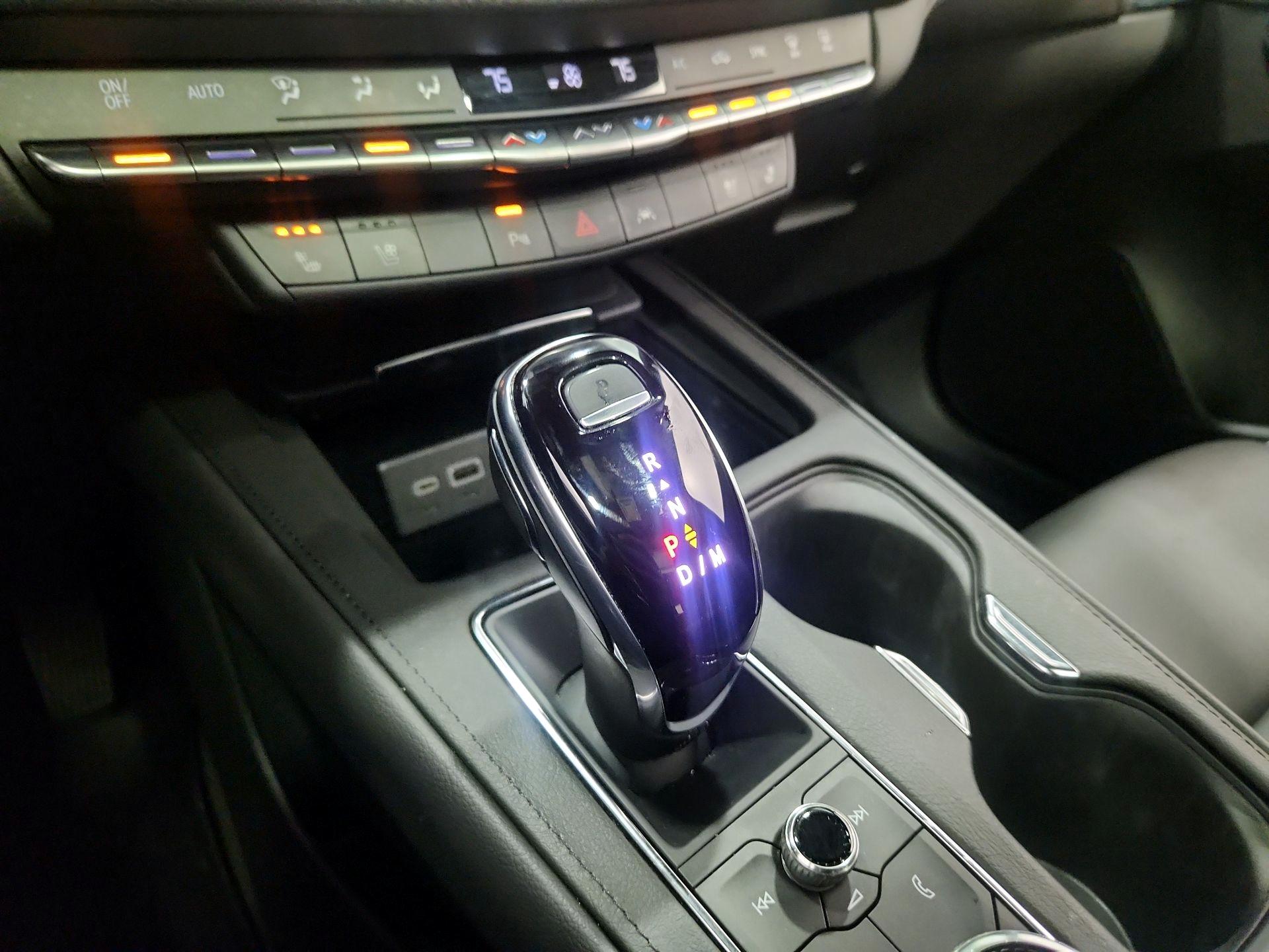 Thumbnail: 2023 Cadillac XT4 - 17