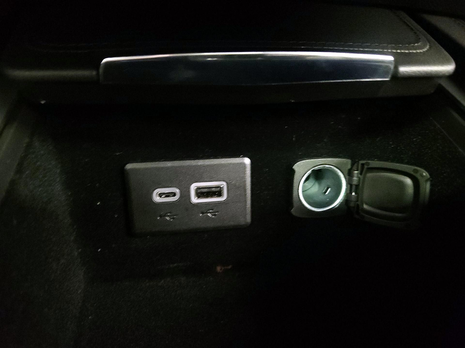 Thumbnail: 2023 Cadillac XT4 - 18