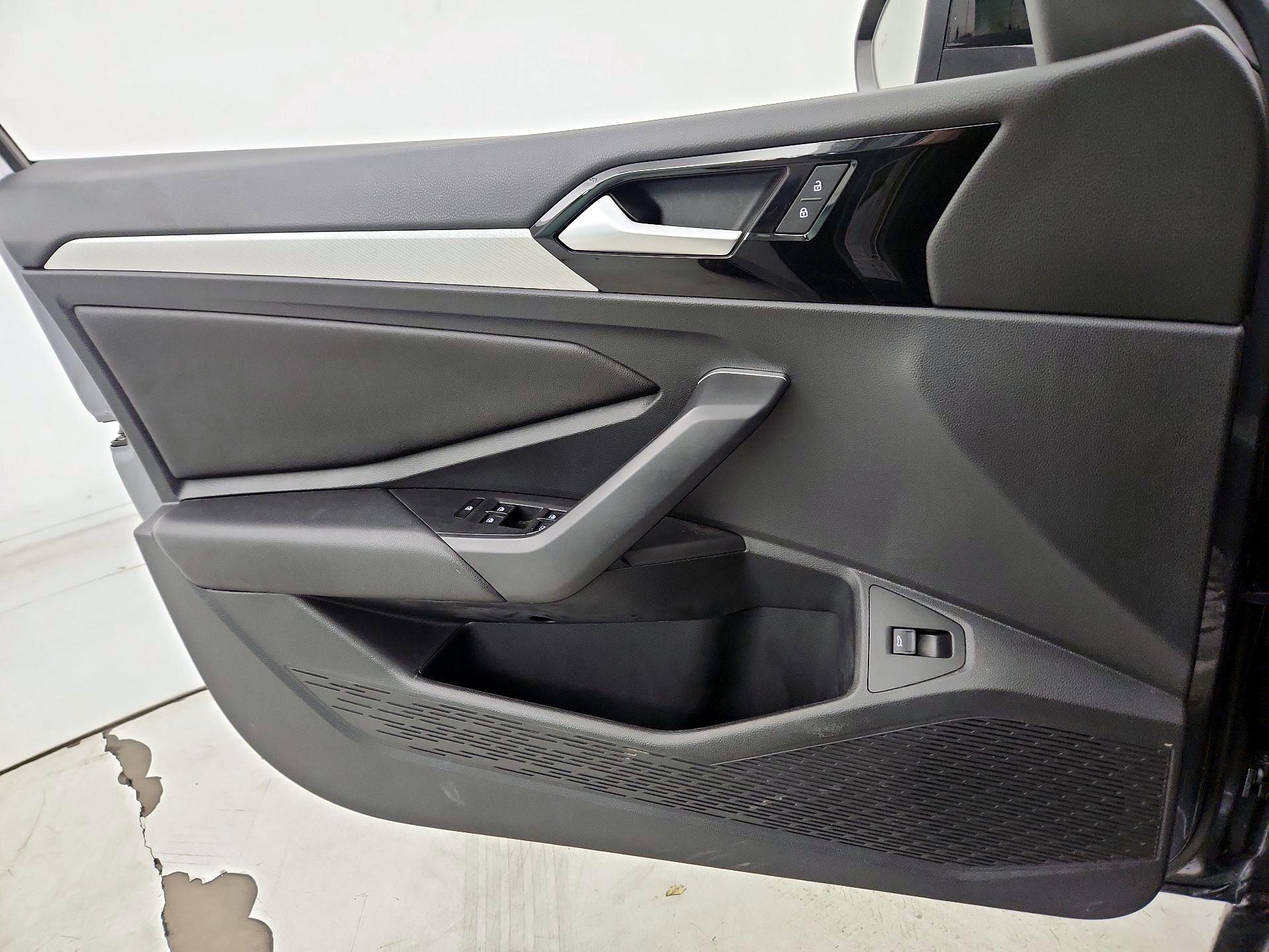 Thumbnail: 2019 Volkswagen Jetta - 12