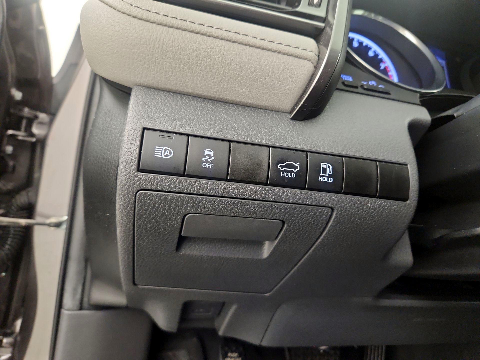 Thumbnail: 2020 Toyota Camry - 13