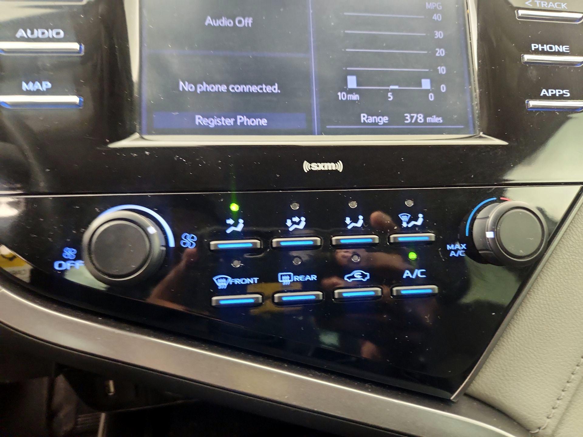 Thumbnail: 2020 Toyota Camry - 16