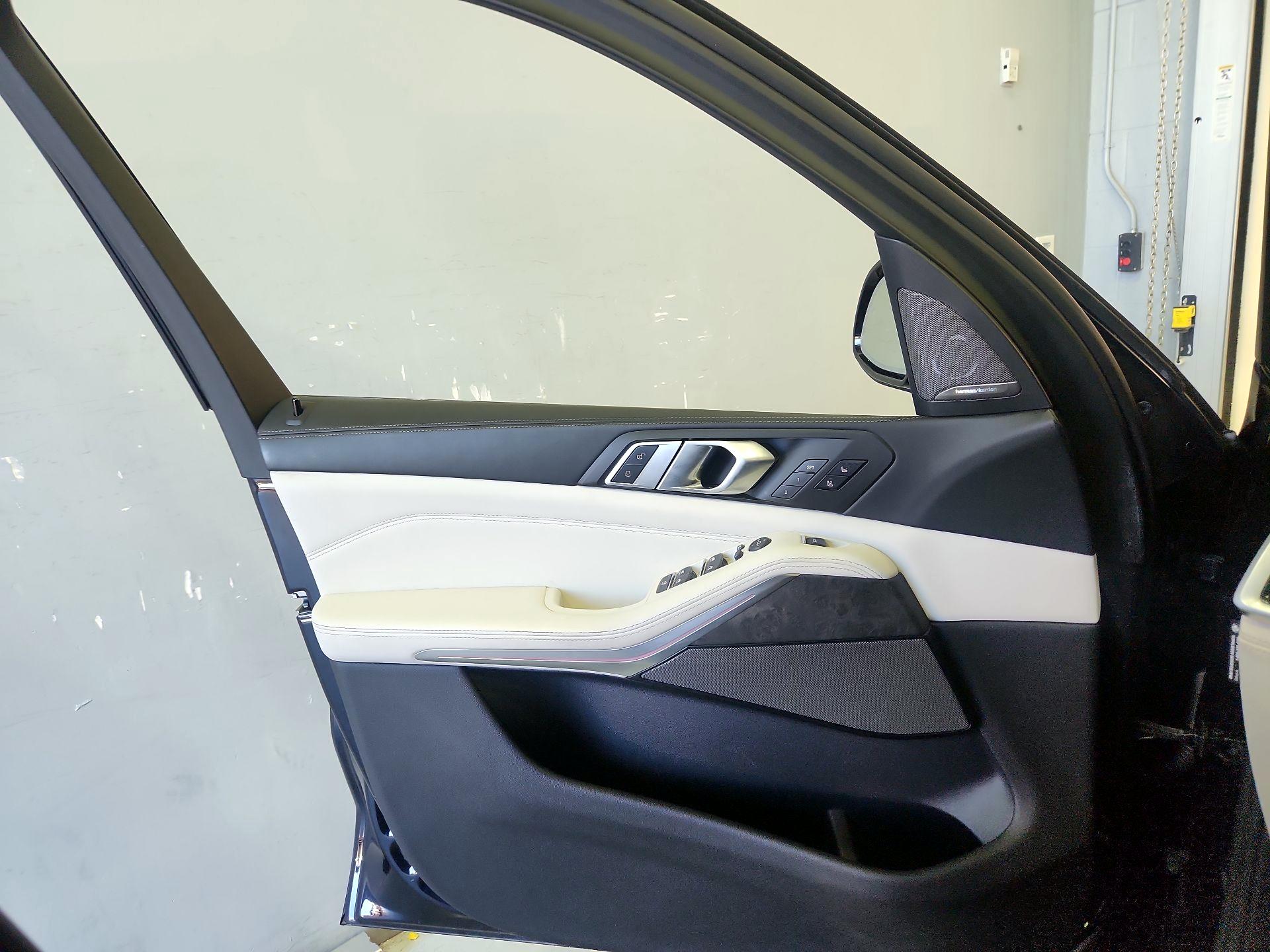 Thumbnail: 2020 BMW X5 - 12