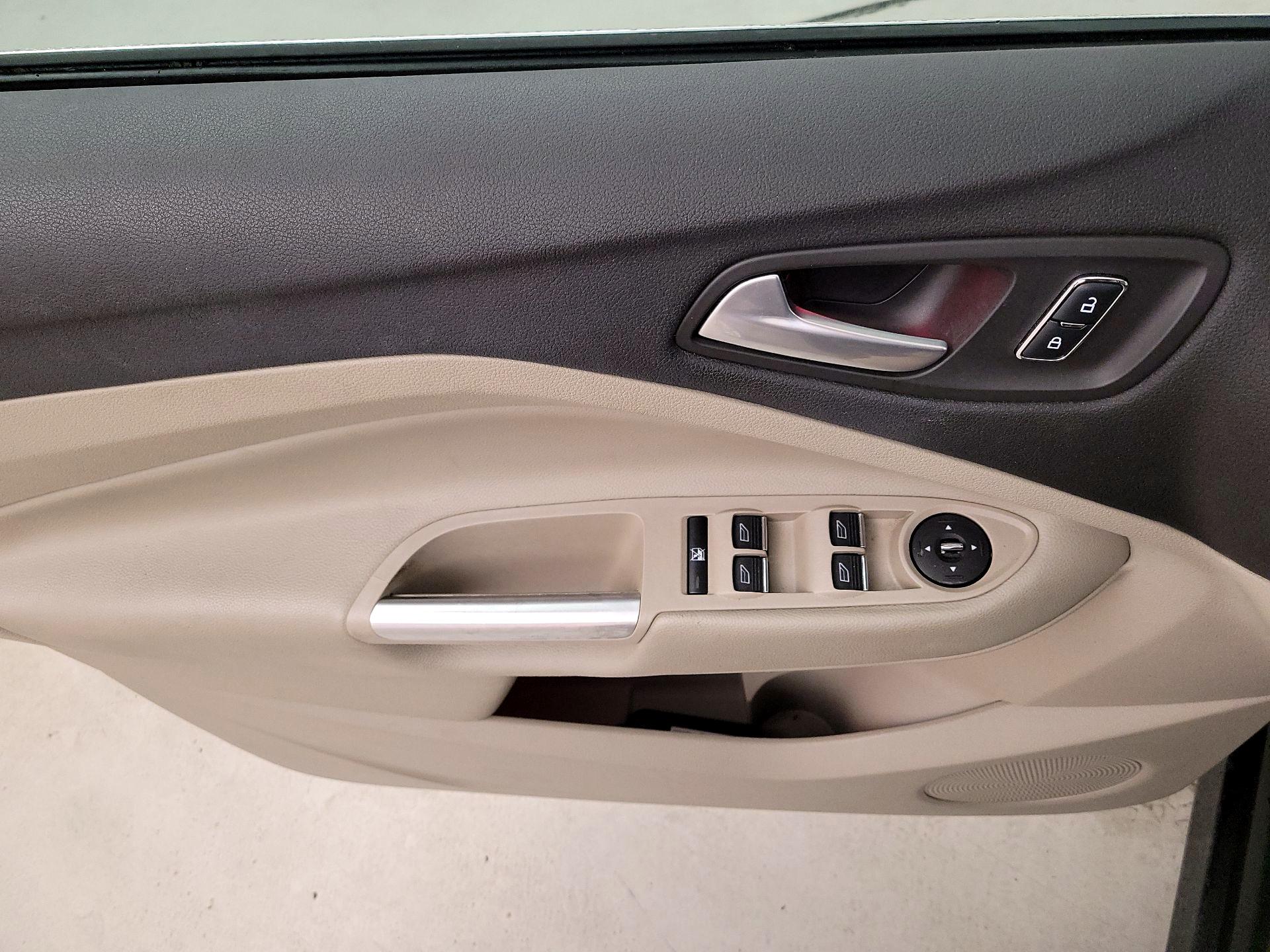 Thumbnail: 2014 Ford C-Max - 12