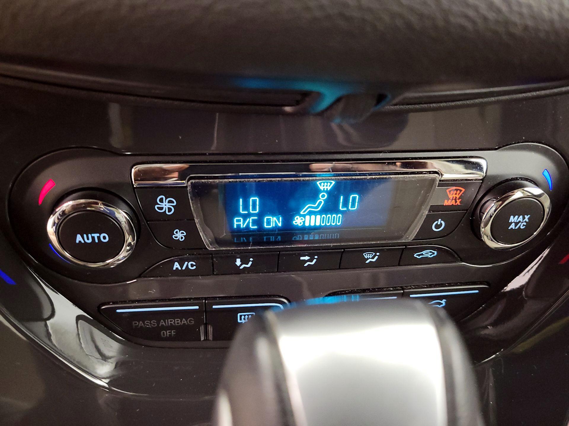 Thumbnail: 2014 Ford C-Max - 16