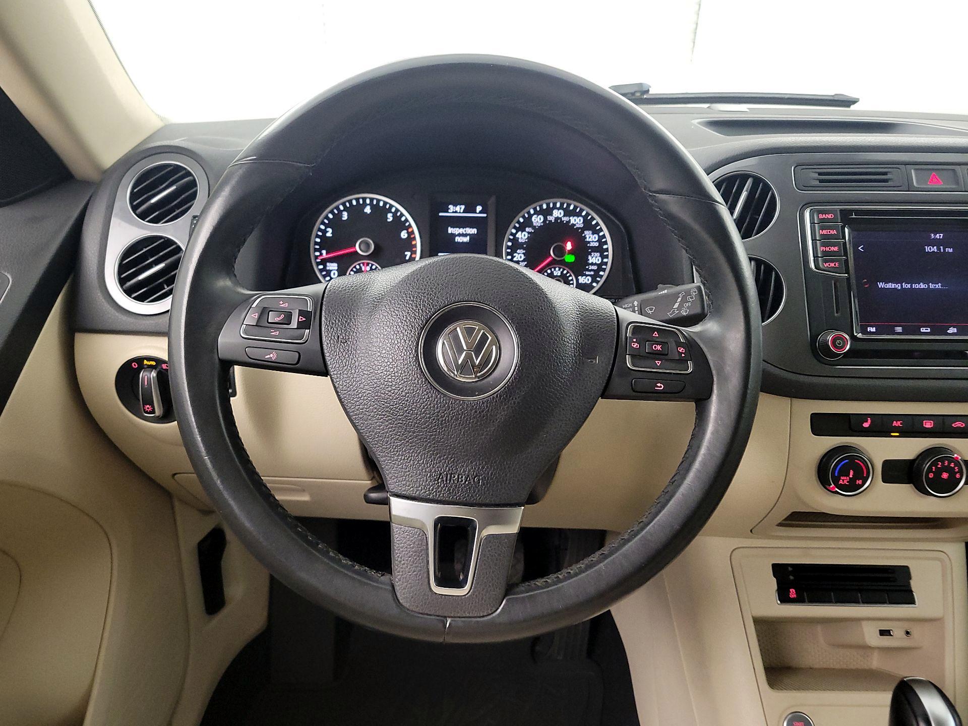 Thumbnail: 2017 Volkswagen Tiguan - 10