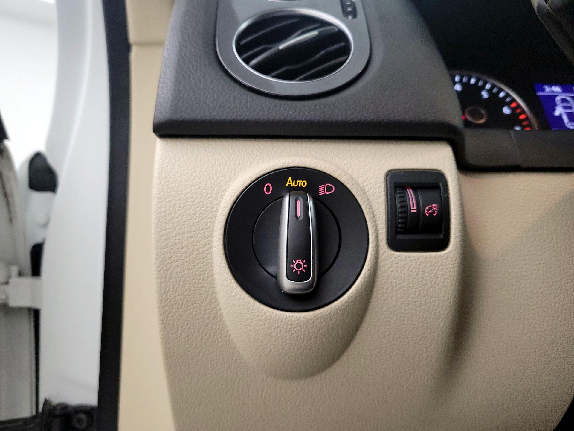 Thumbnail: 2017 Volkswagen Tiguan - 13