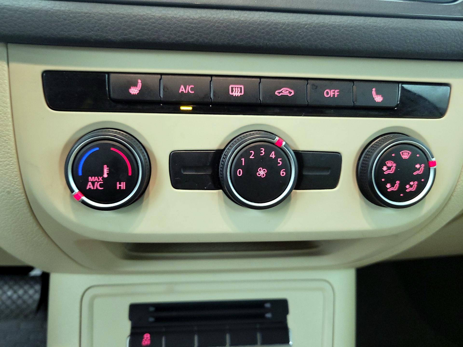 Thumbnail: 2017 Volkswagen Tiguan - 16