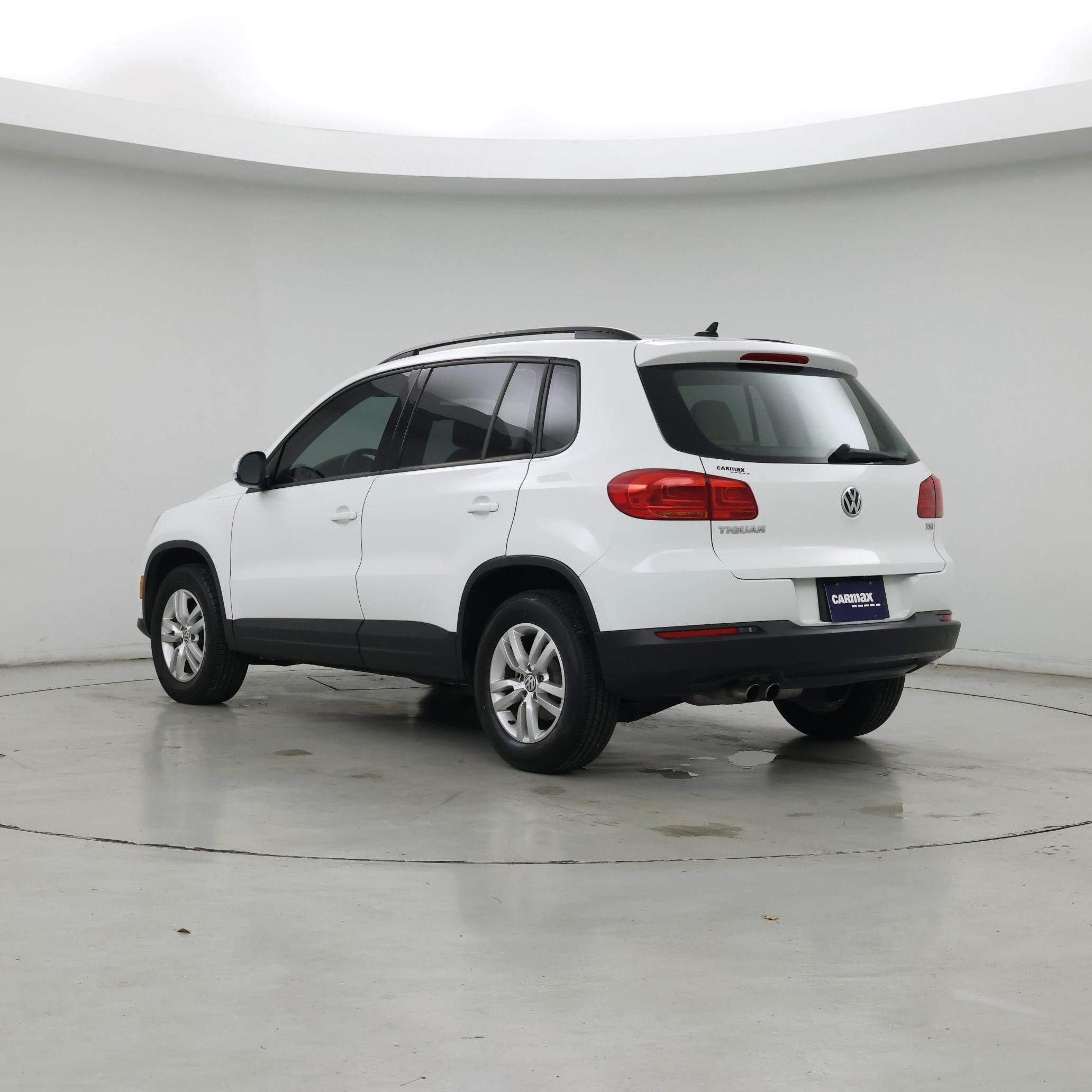 Thumbnail: 2017 Volkswagen Tiguan - 2