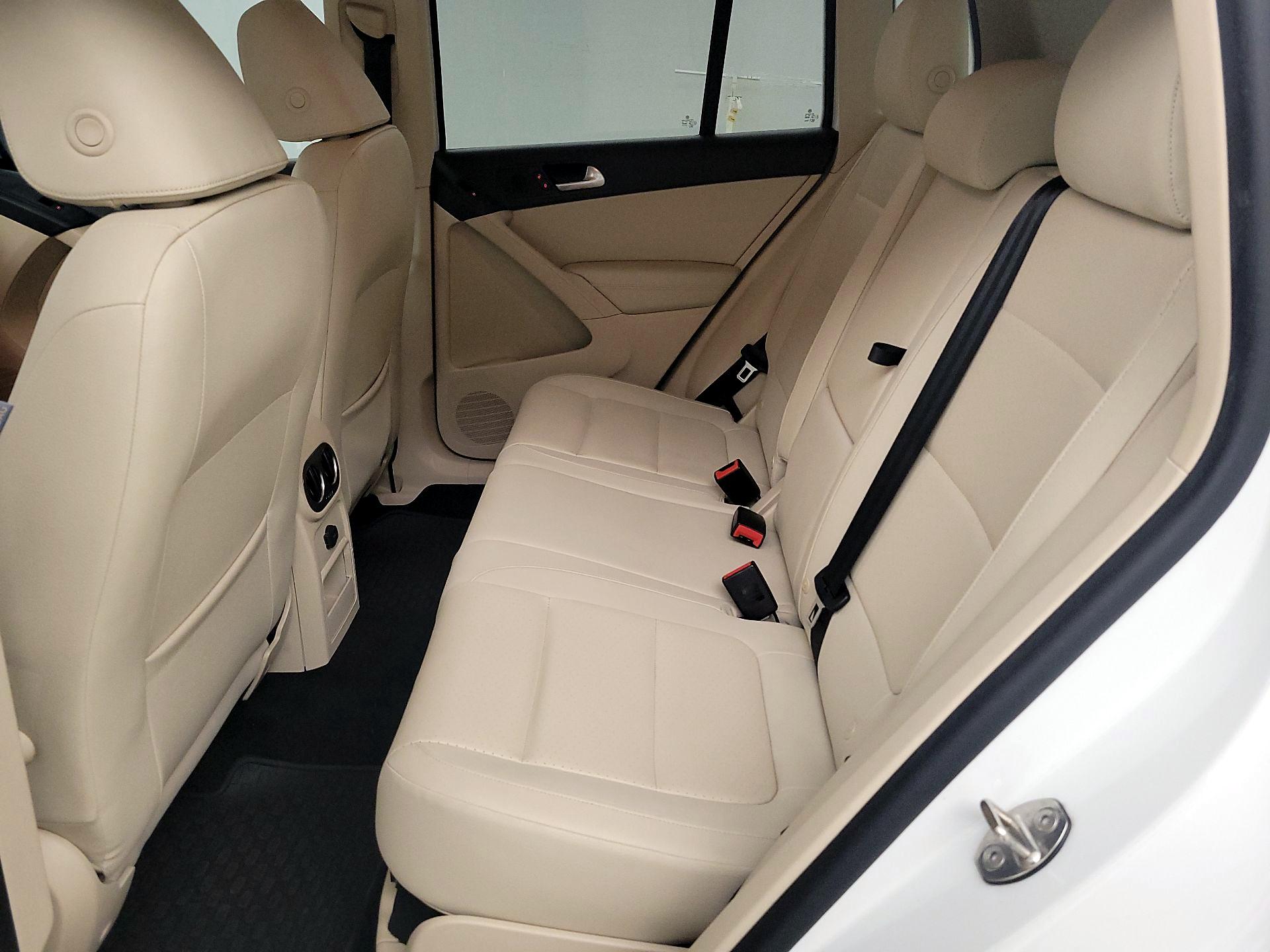 Thumbnail: 2017 Volkswagen Tiguan - 19