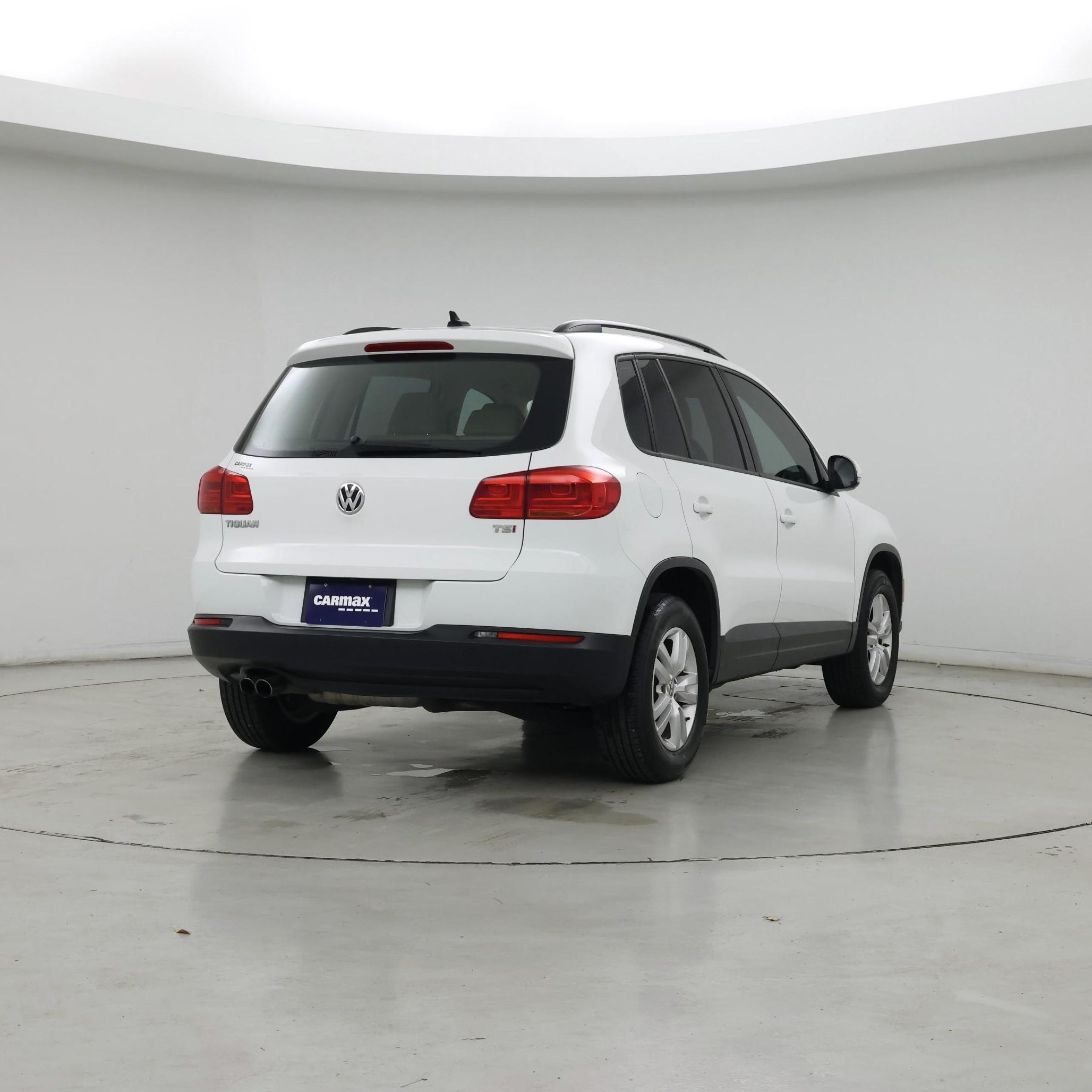 Thumbnail: 2017 Volkswagen Tiguan - 8