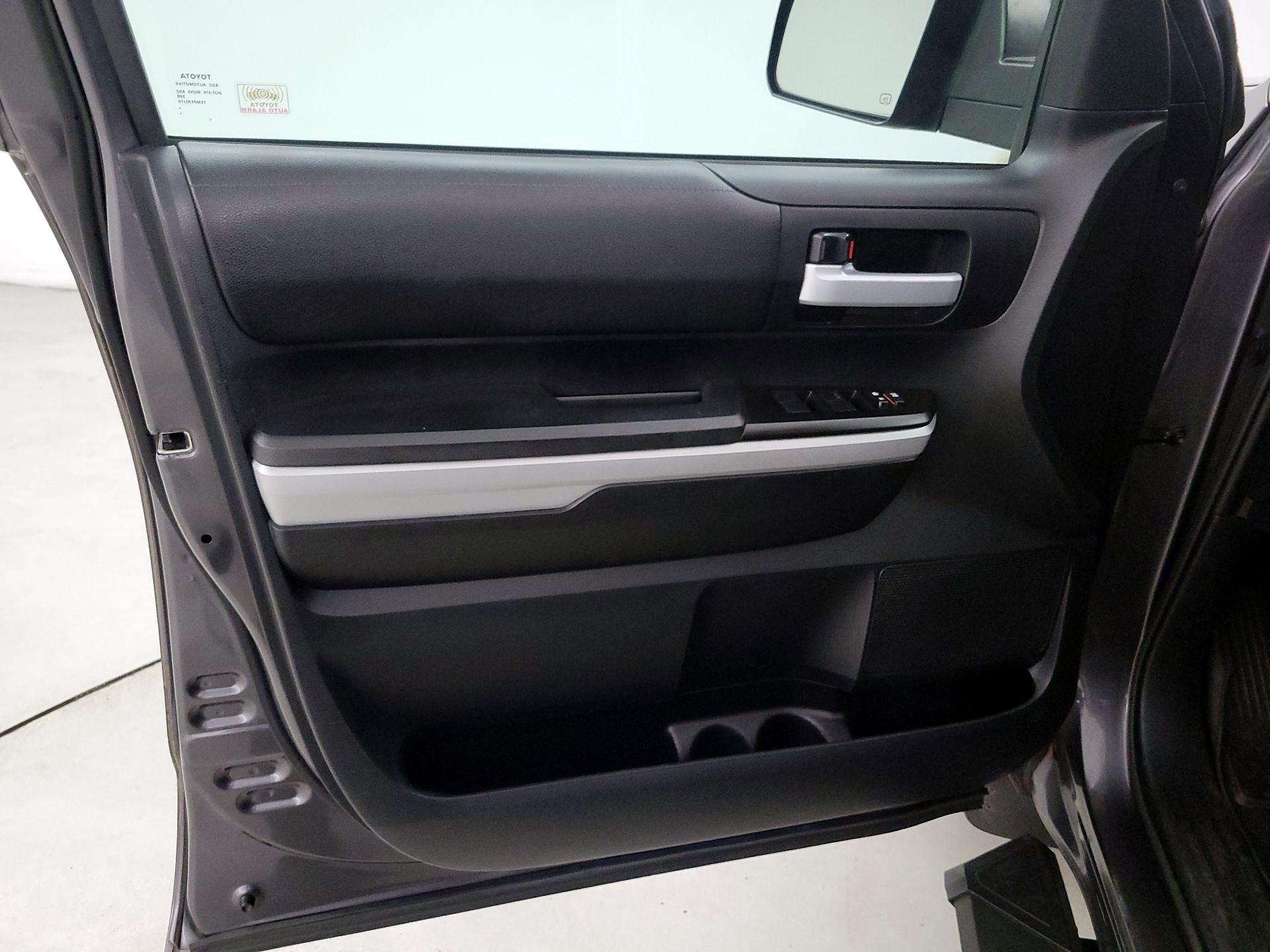 Thumbnail: 2019 Toyota Tundra - 12