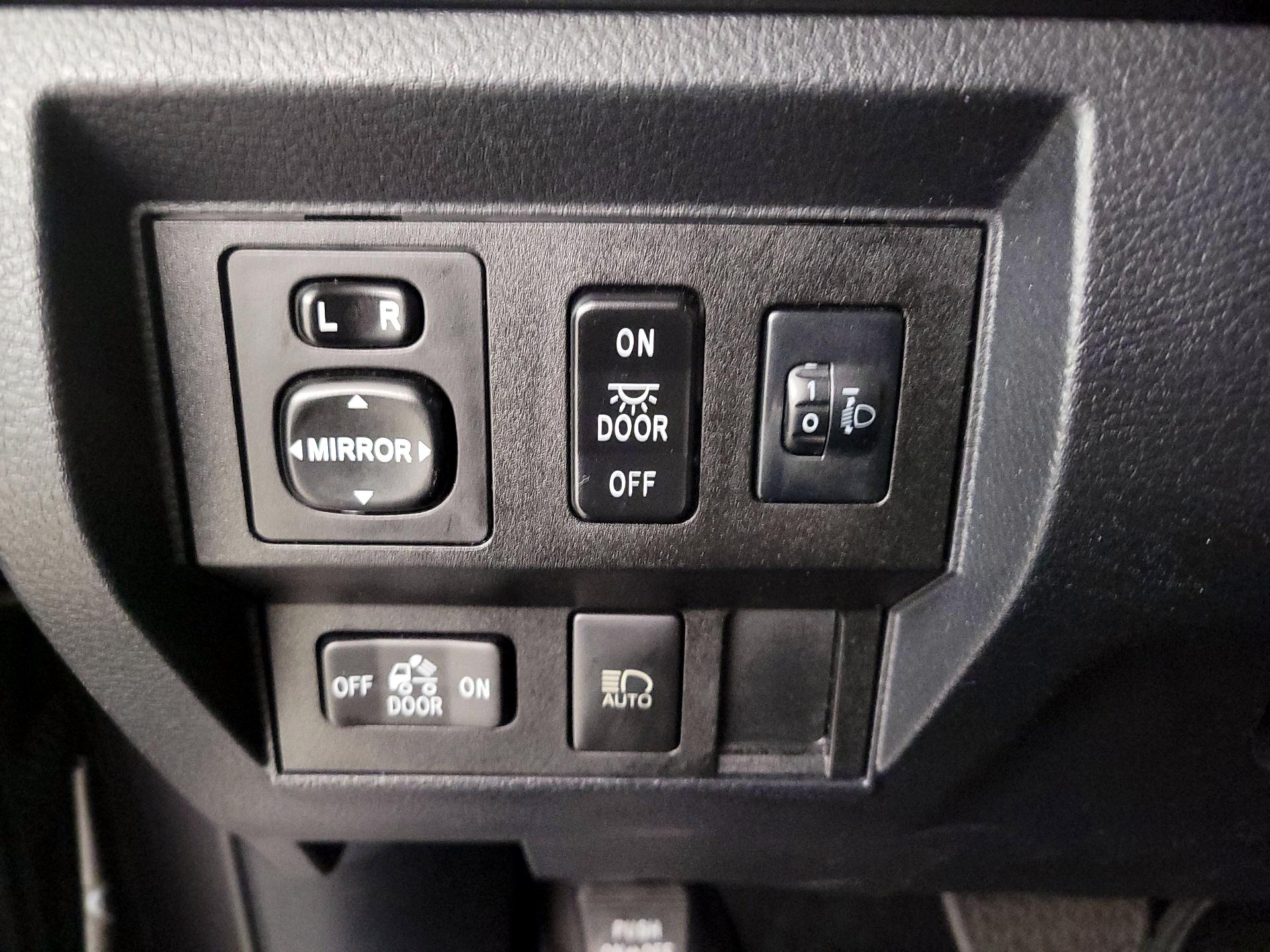 Thumbnail: 2019 Toyota Tundra - 13