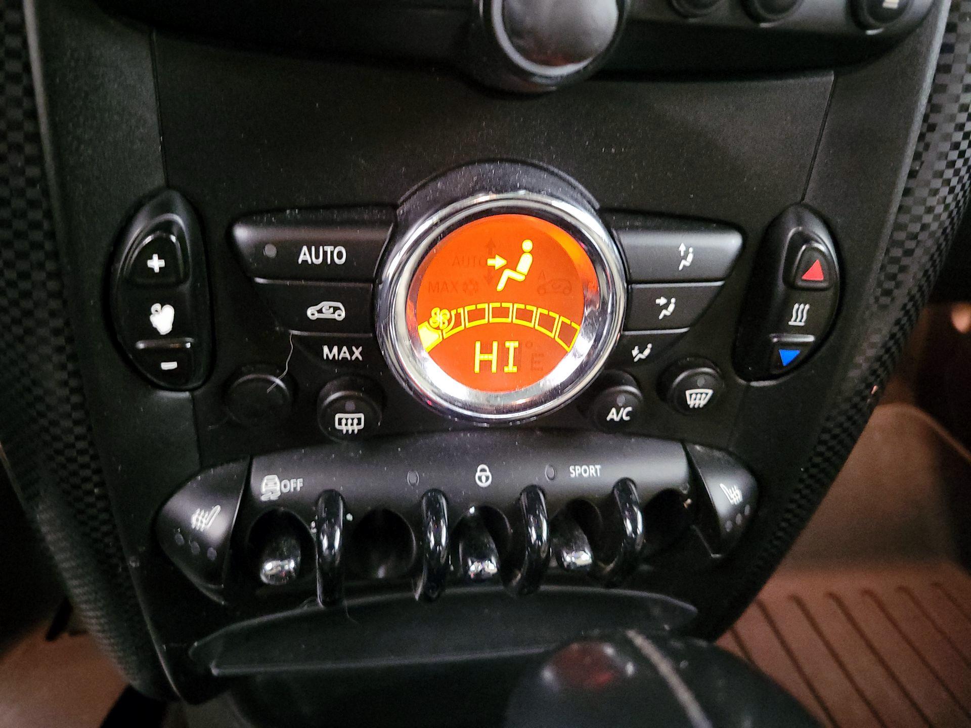 Thumbnail: 2016 MINI Cooper Countryman - 14