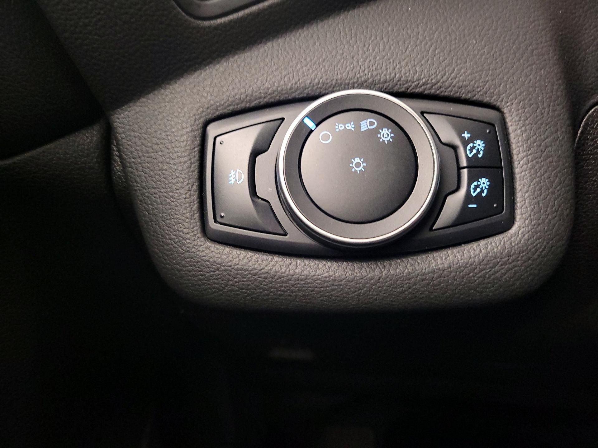 Thumbnail: 2015 Ford Escape - 13