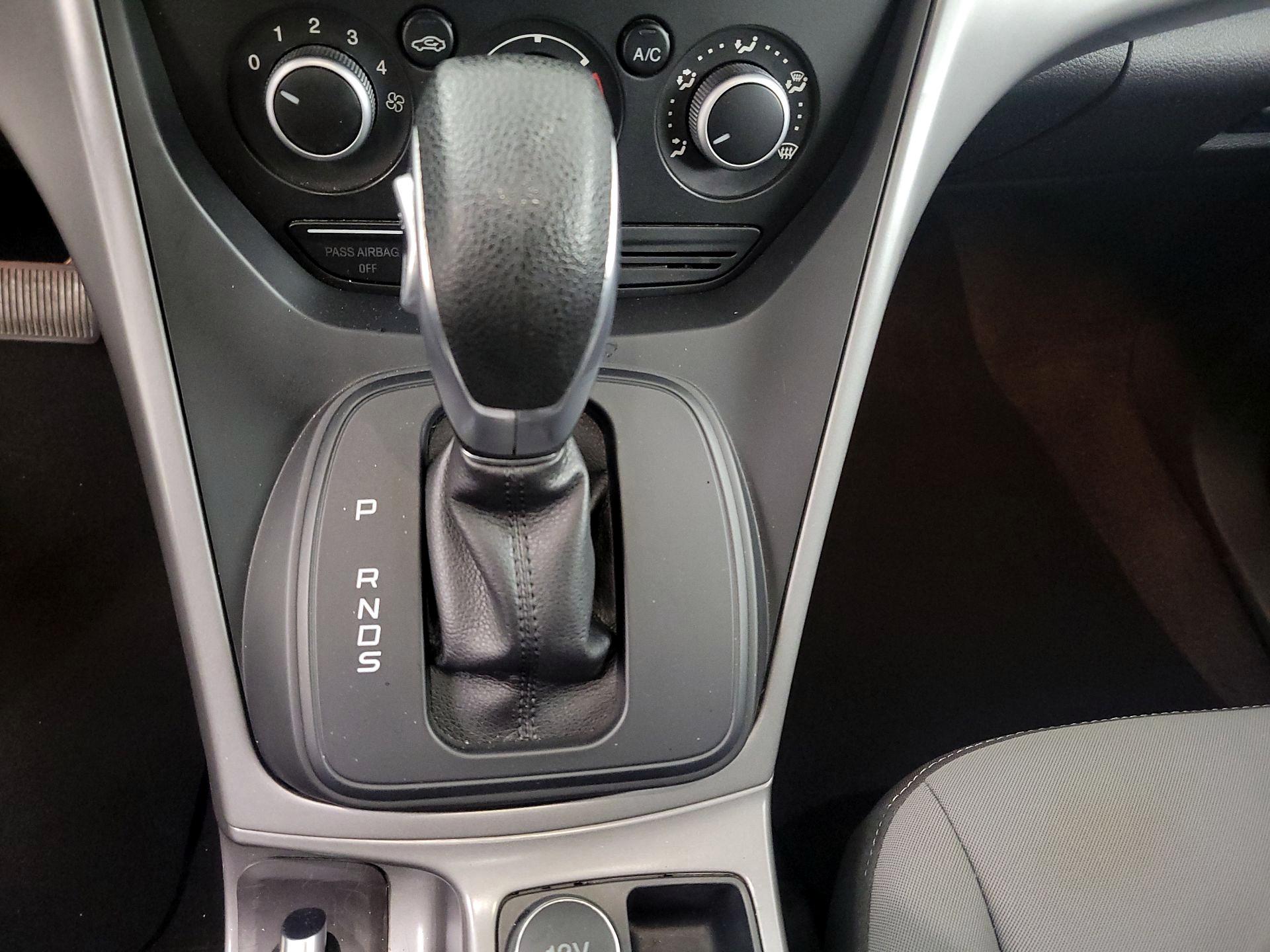 Thumbnail: 2015 Ford Escape - 17