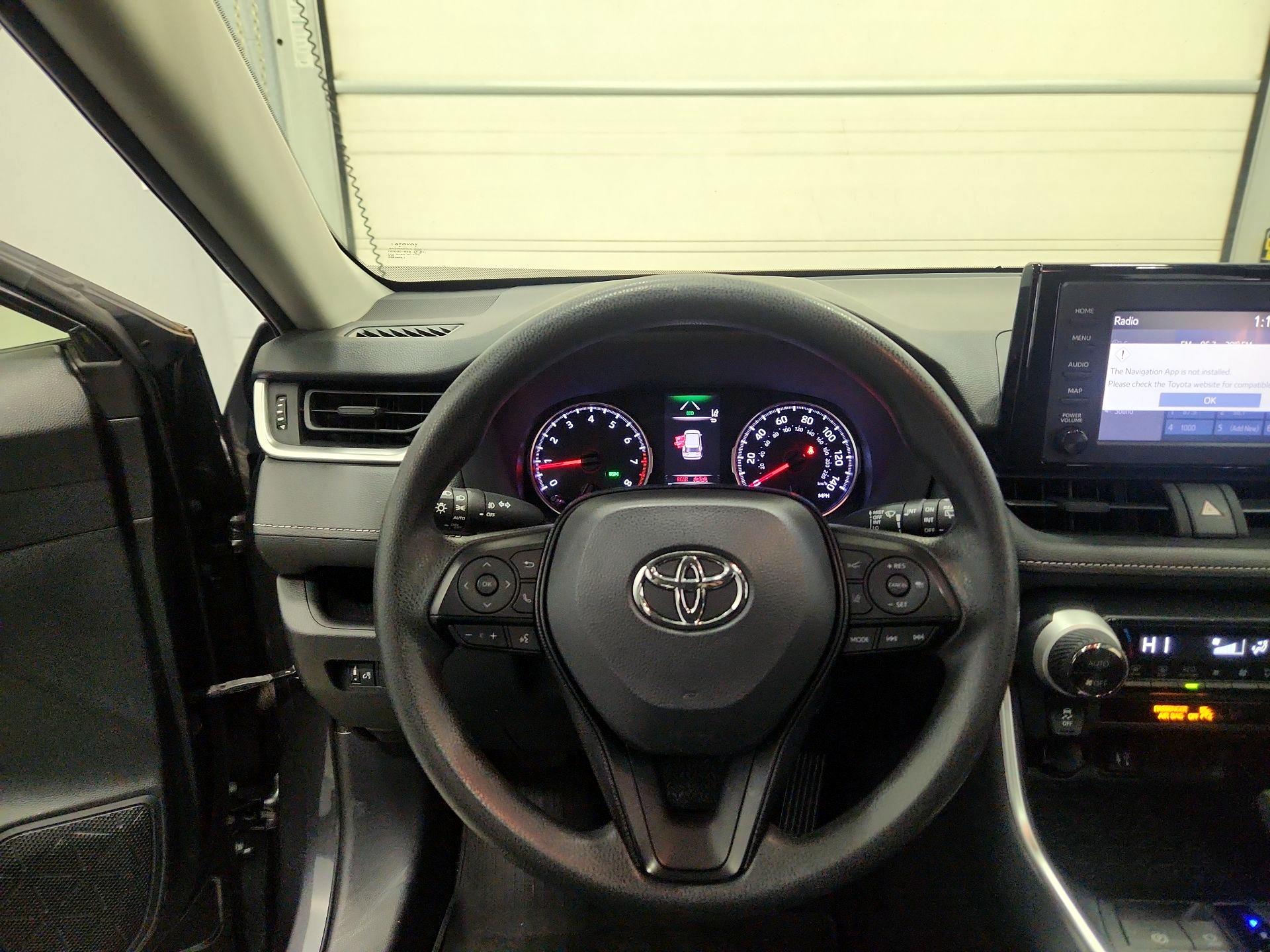 Thumbnail: 2019 Toyota RAV4 - 10