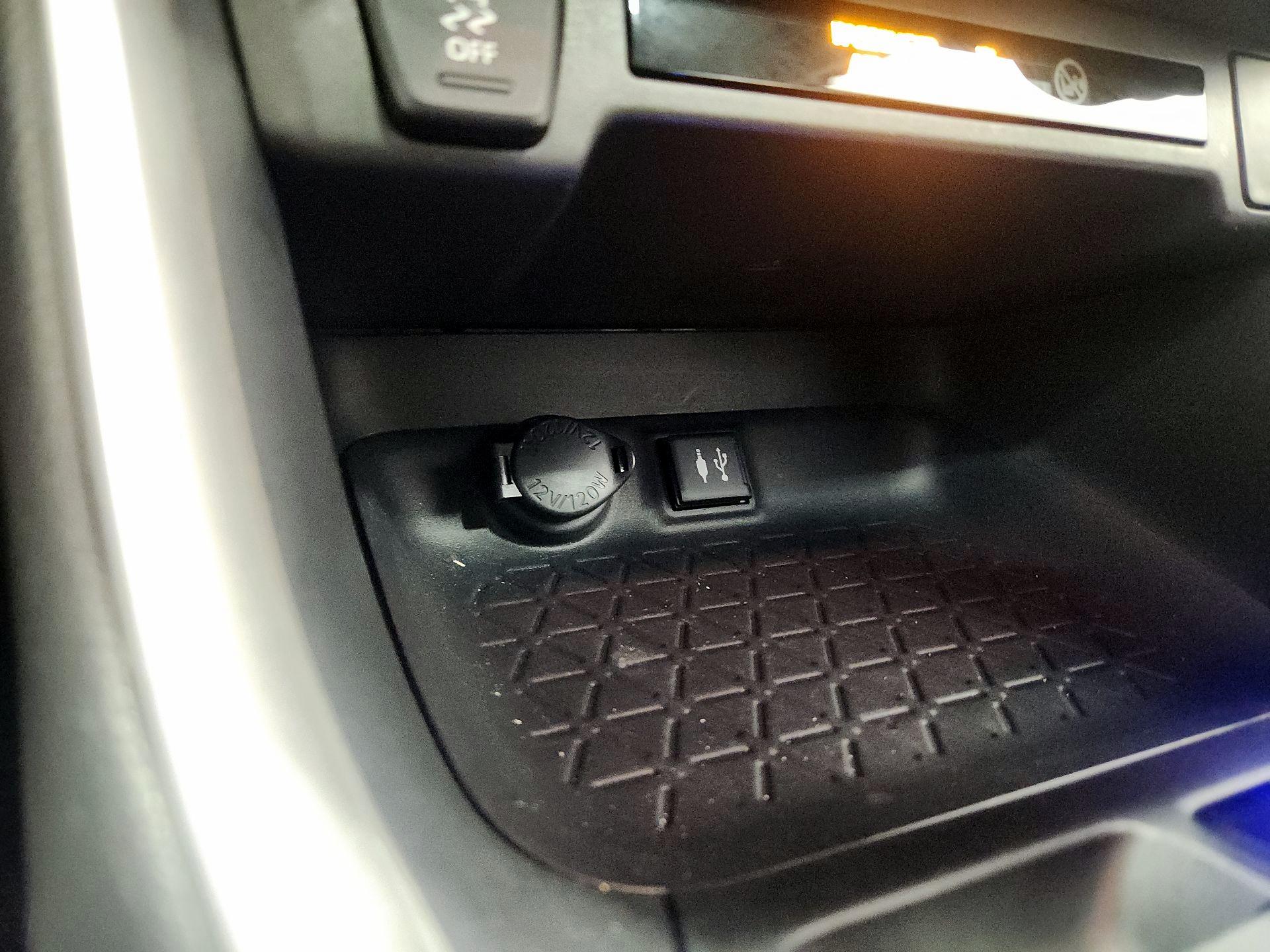 Thumbnail: 2019 Toyota RAV4 - 18