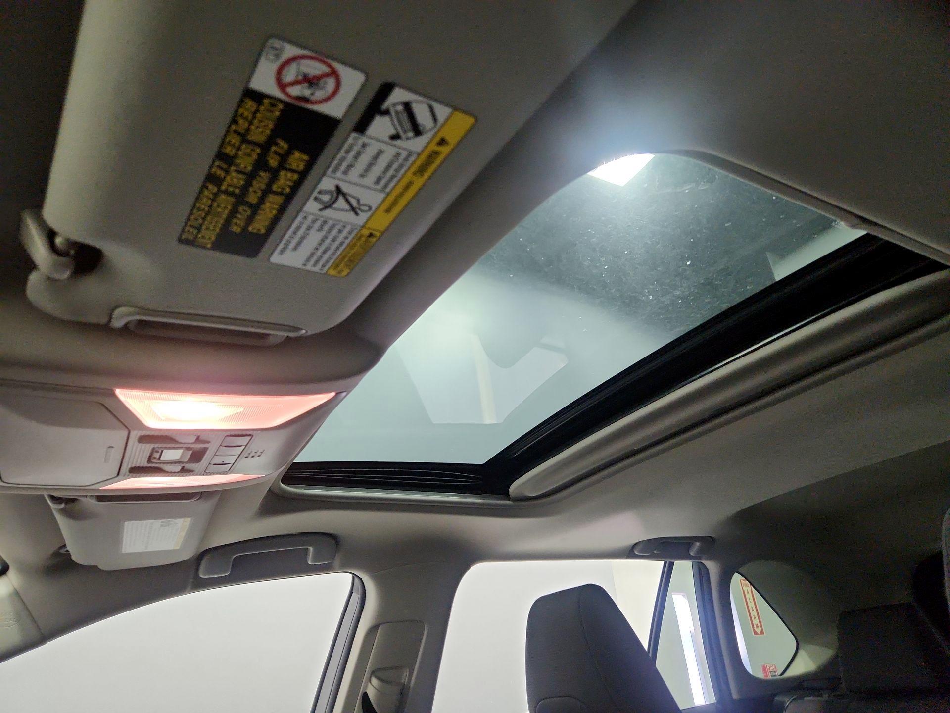 Thumbnail: 2019 Toyota RAV4 - 19