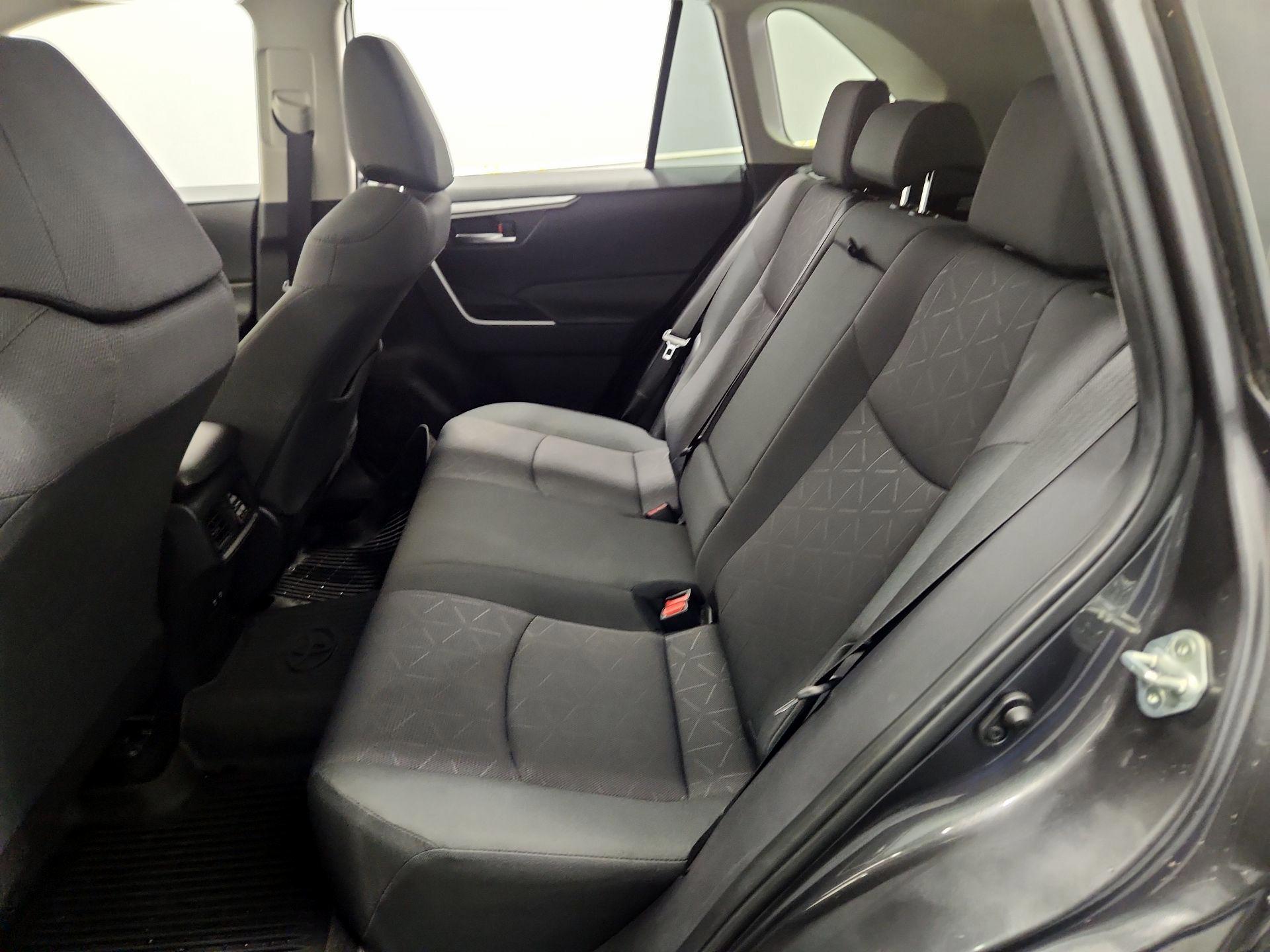 Thumbnail: 2019 Toyota RAV4 - 20