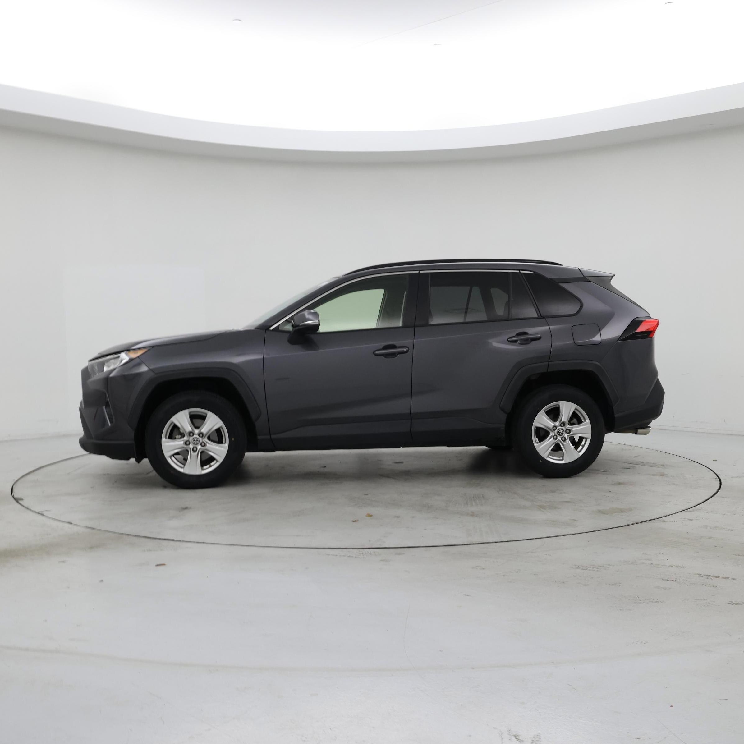 Thumbnail: 2019 Toyota RAV4 - 3