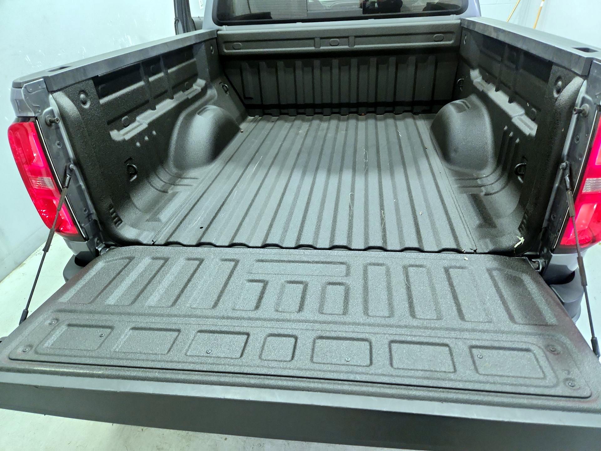 Thumbnail: 2021 Chevrolet Colorado - 20