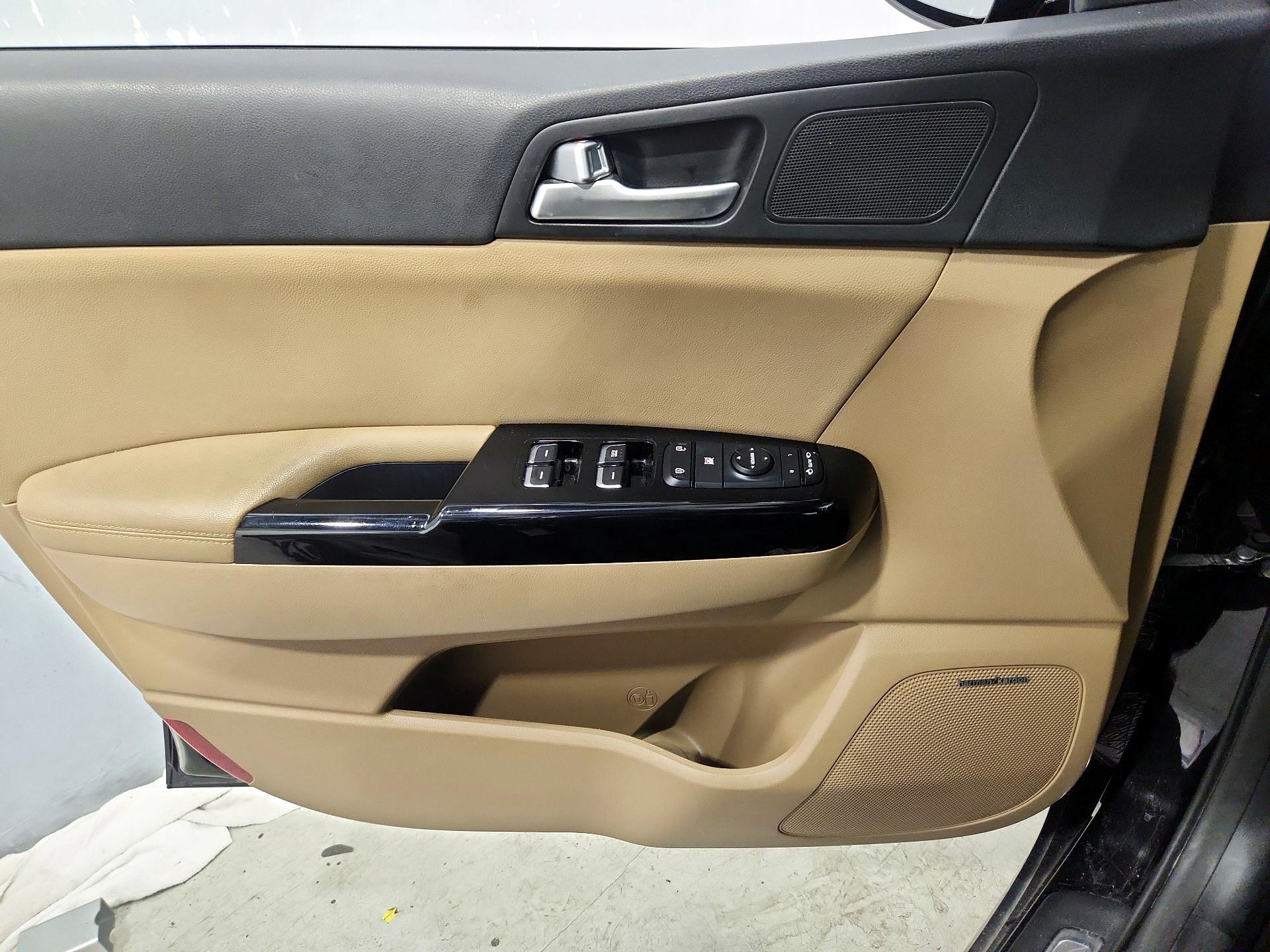 Thumbnail: 2017 Kia Sportage - 12