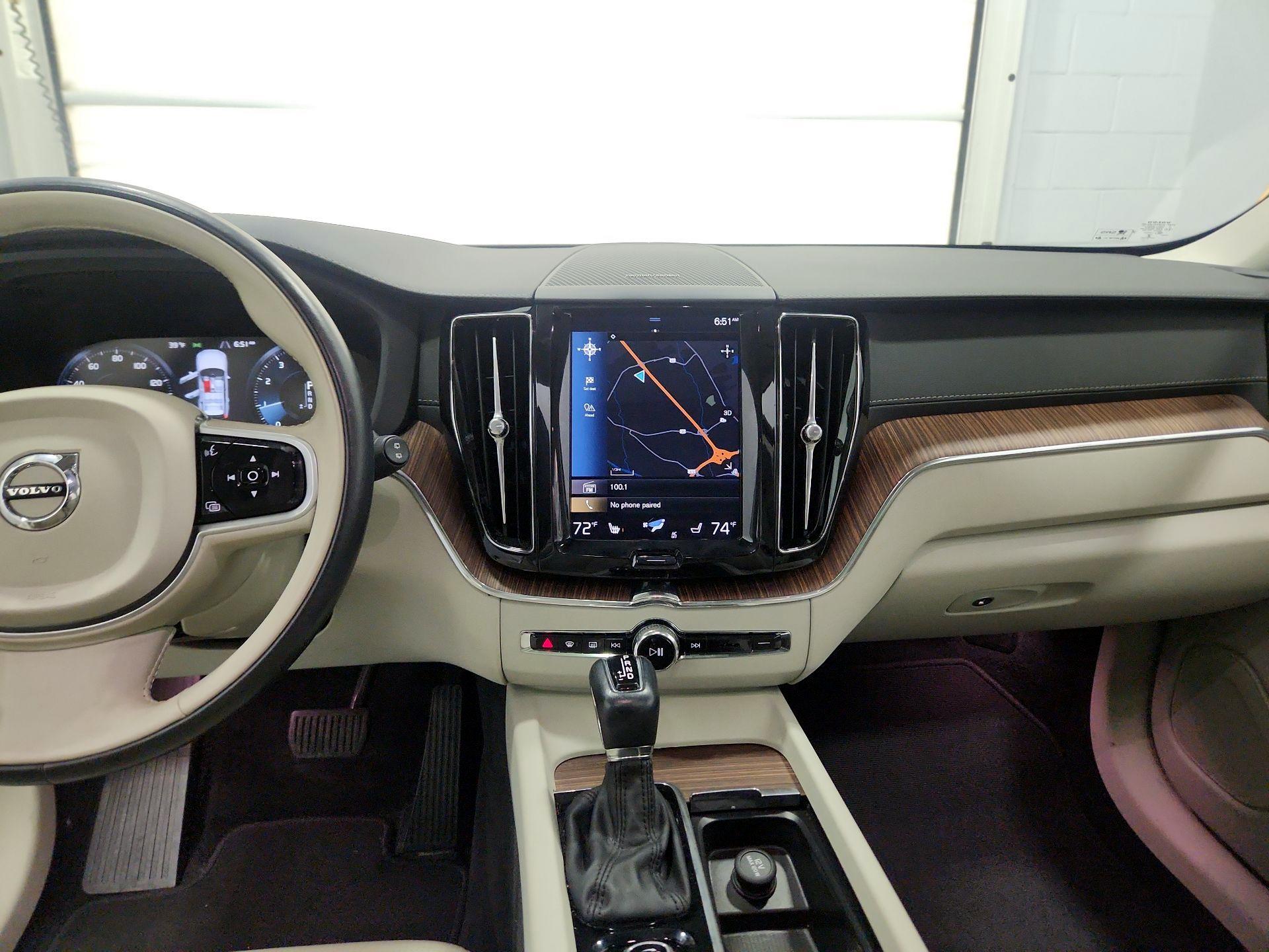 Thumbnail: 2020 Volvo XC60 - 9