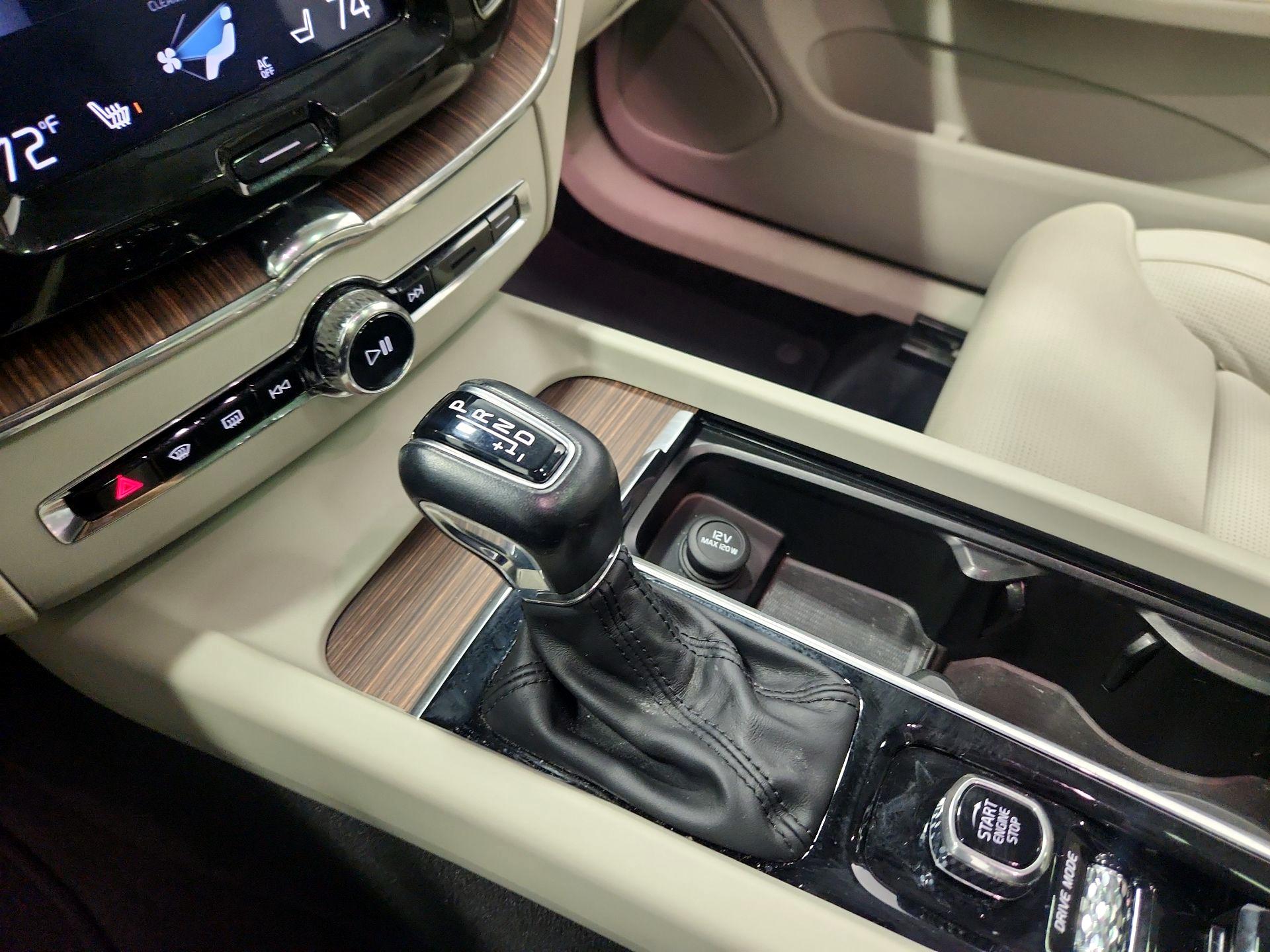 Thumbnail: 2020 Volvo XC60 - 18