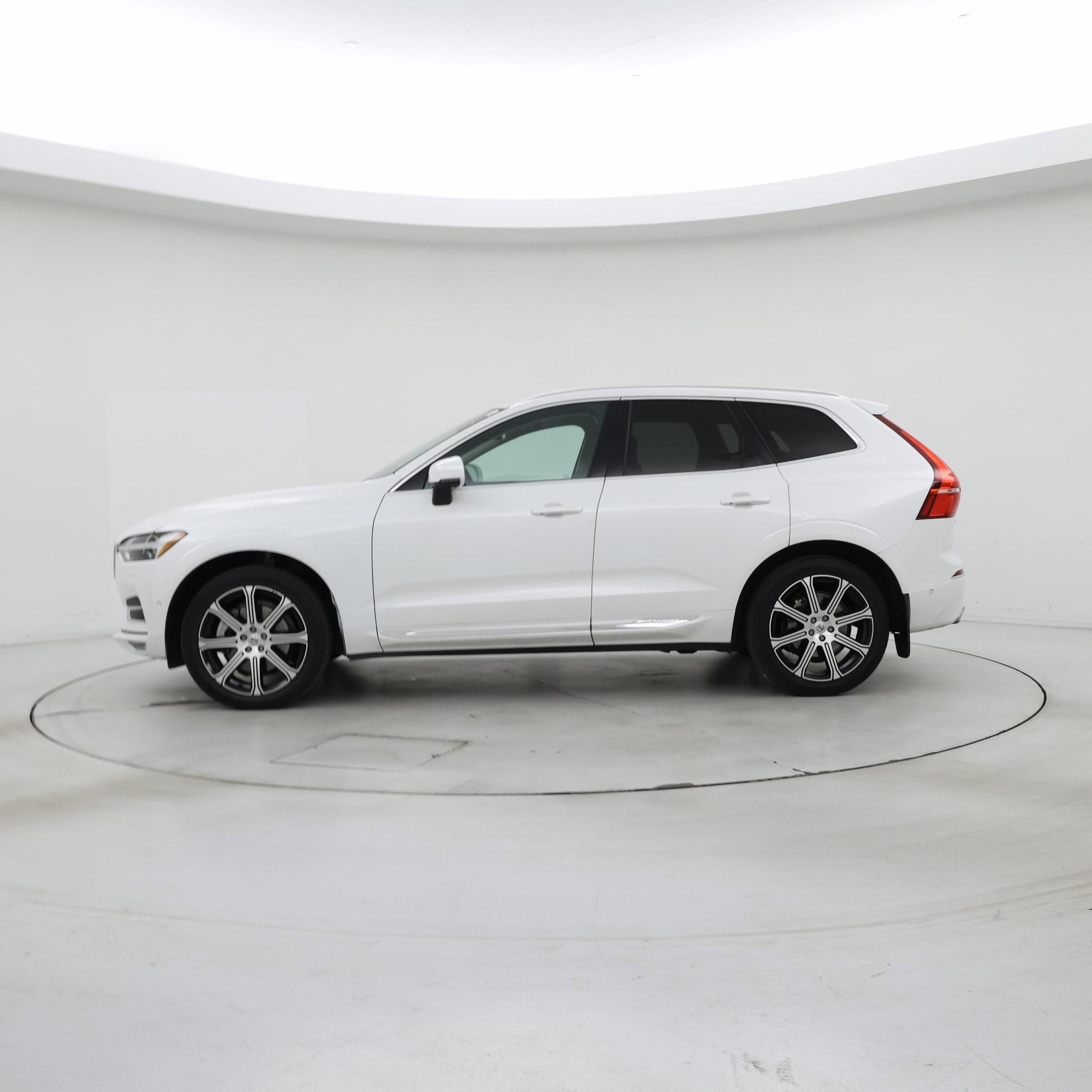 Thumbnail: 2020 Volvo XC60 - 3