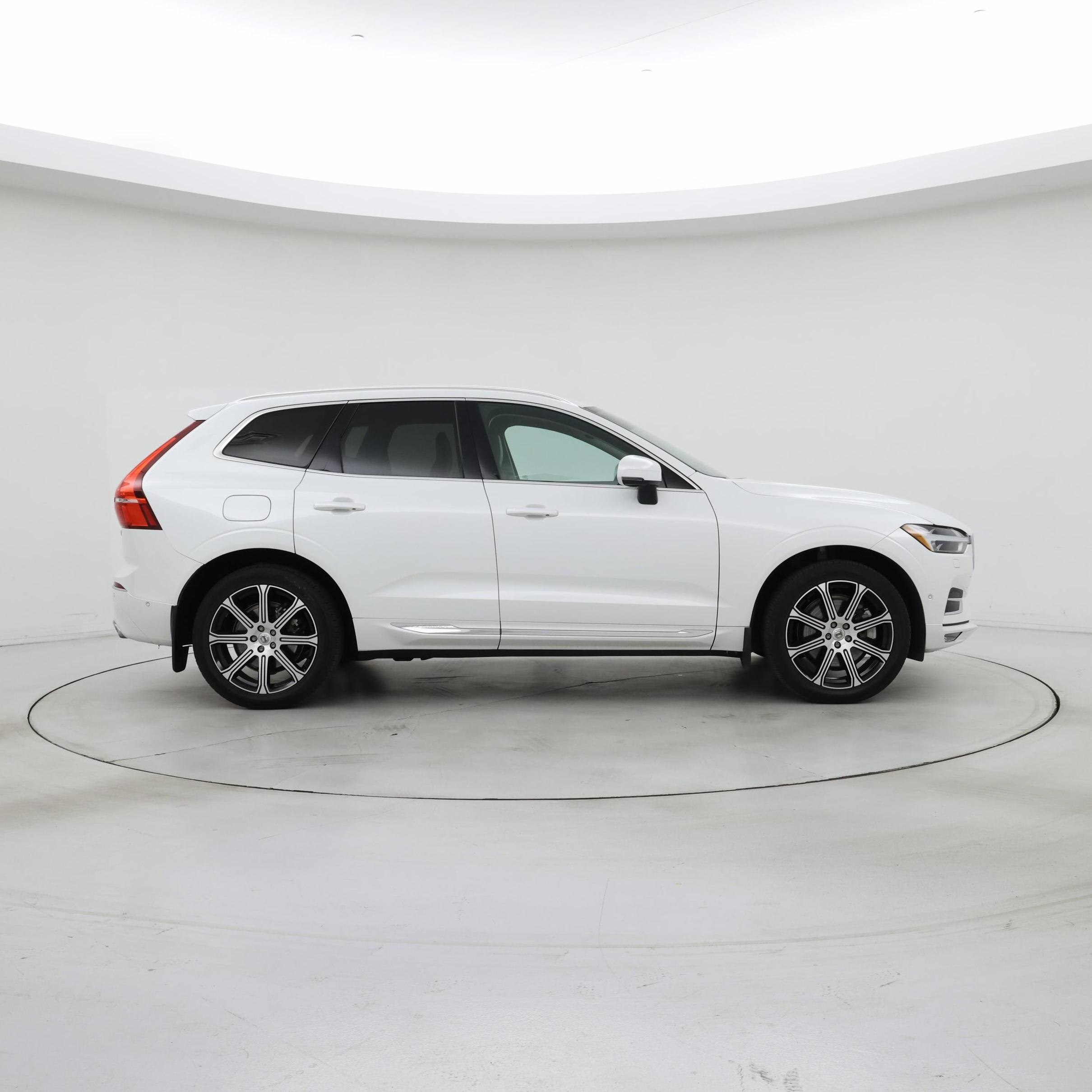 Thumbnail: 2020 Volvo XC60 - 7