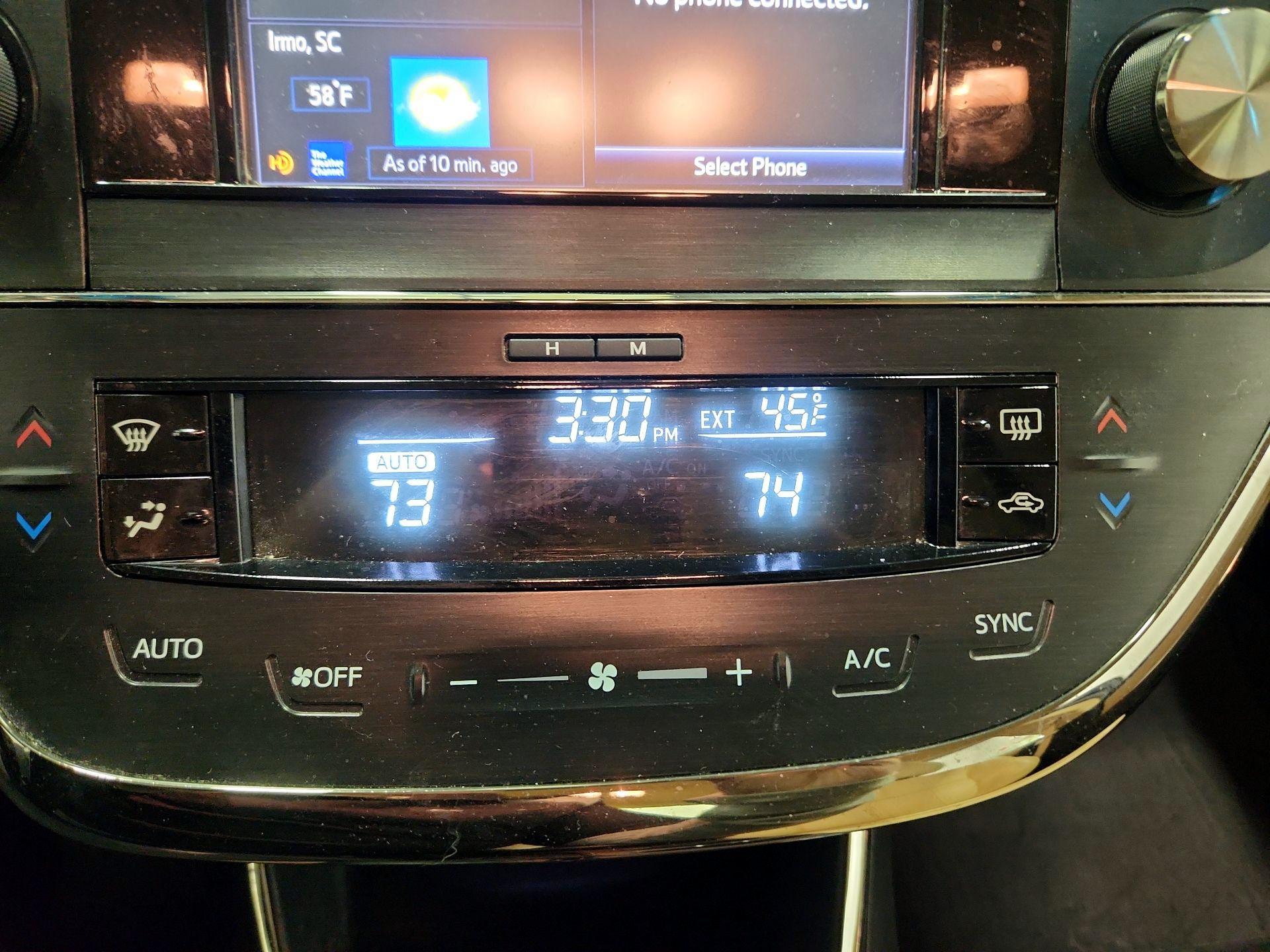 Thumbnail: 2015 Toyota Avalon - 16