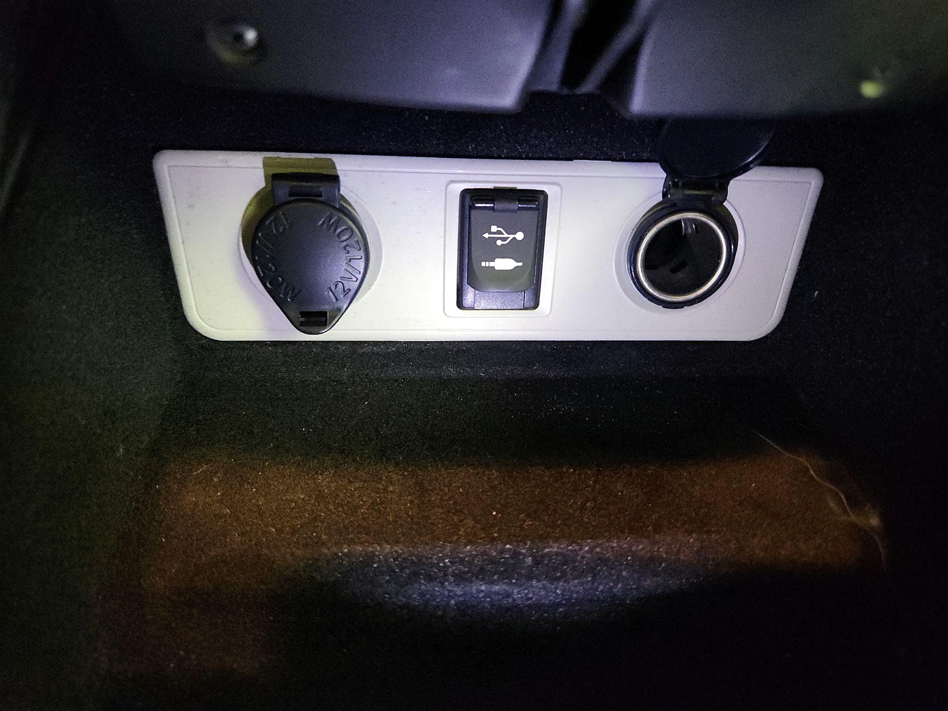 Thumbnail: 2015 Toyota Avalon - 18