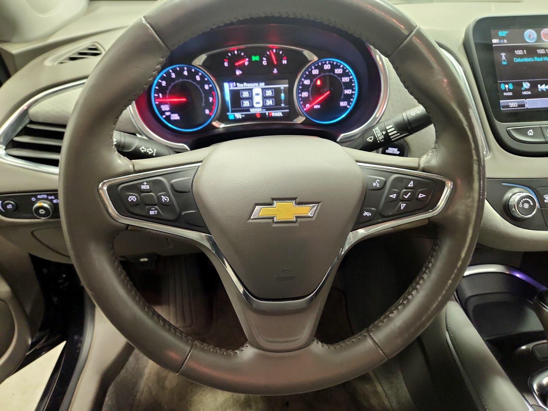 Thumbnail: 2018 Chevrolet Malibu - 10